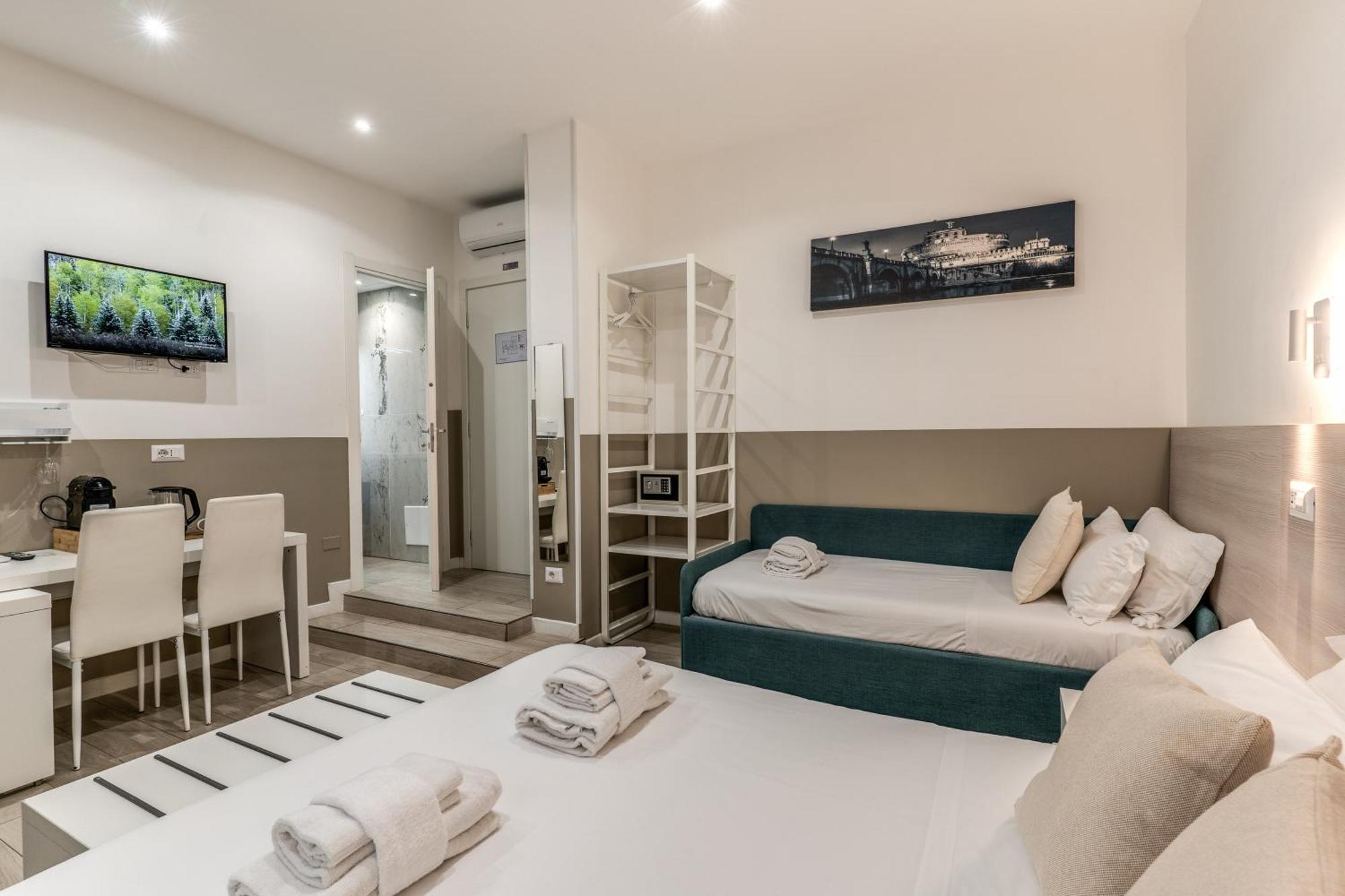 Triple Room