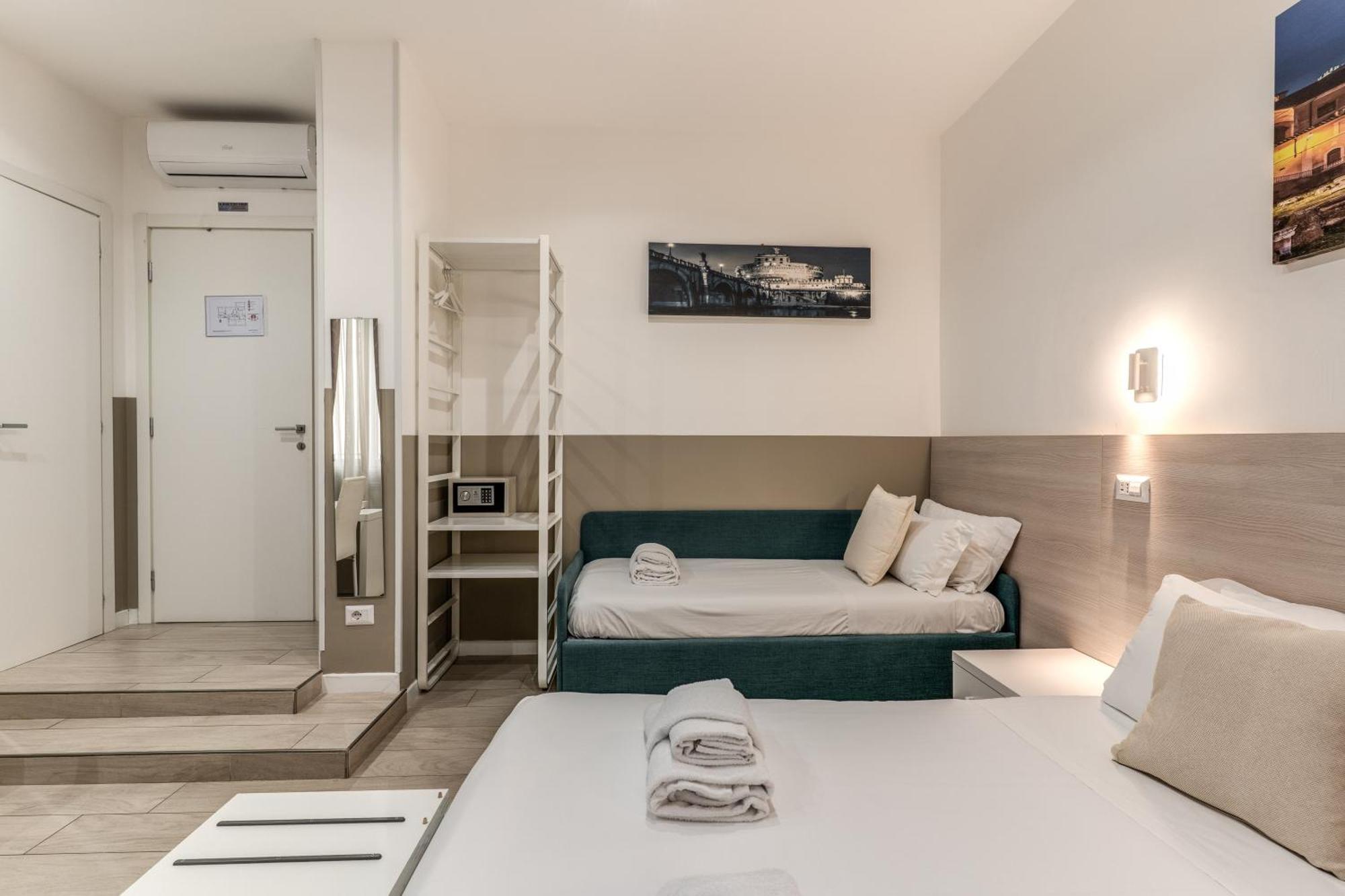 Triple Room