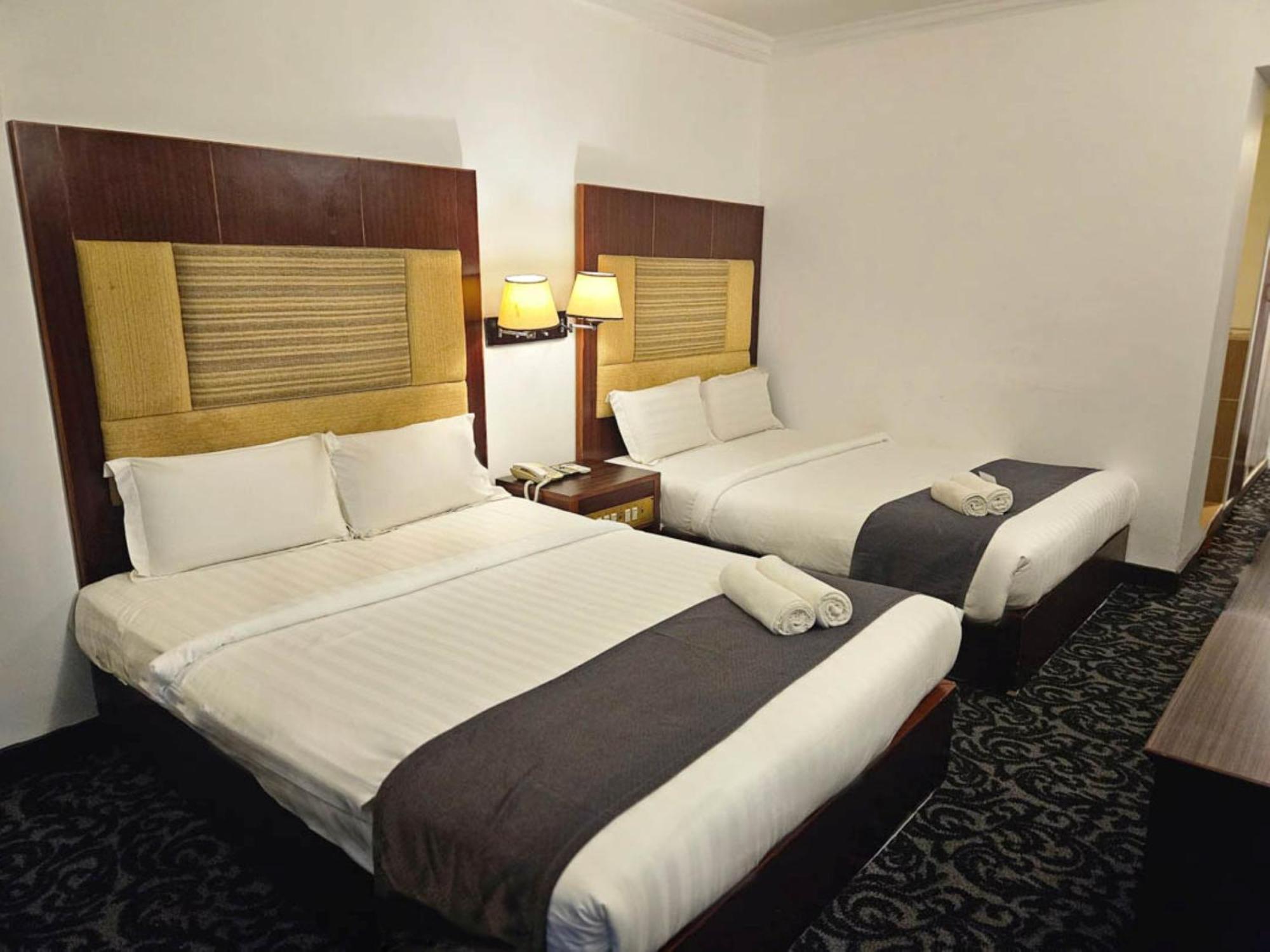 Deluxe Family Room