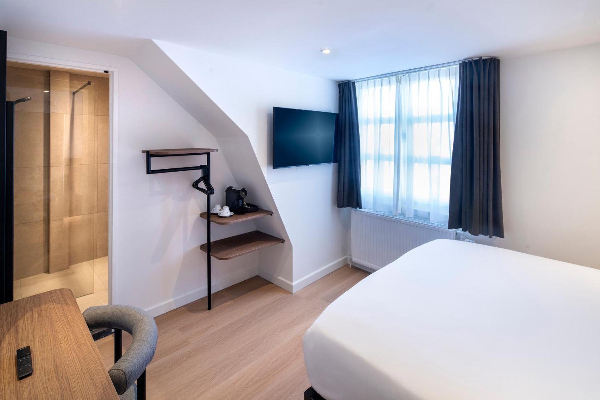 Cozy Double Room - Canal View