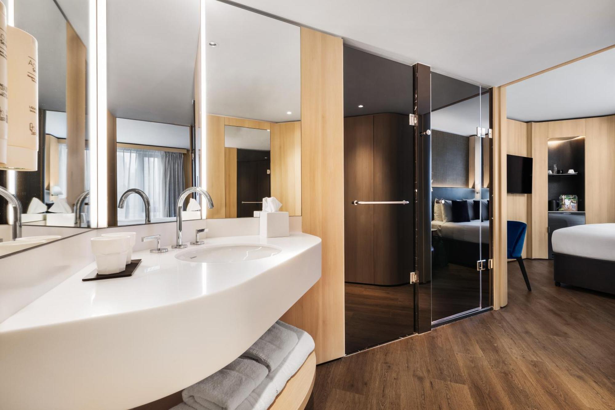 Deluxe Queen Room