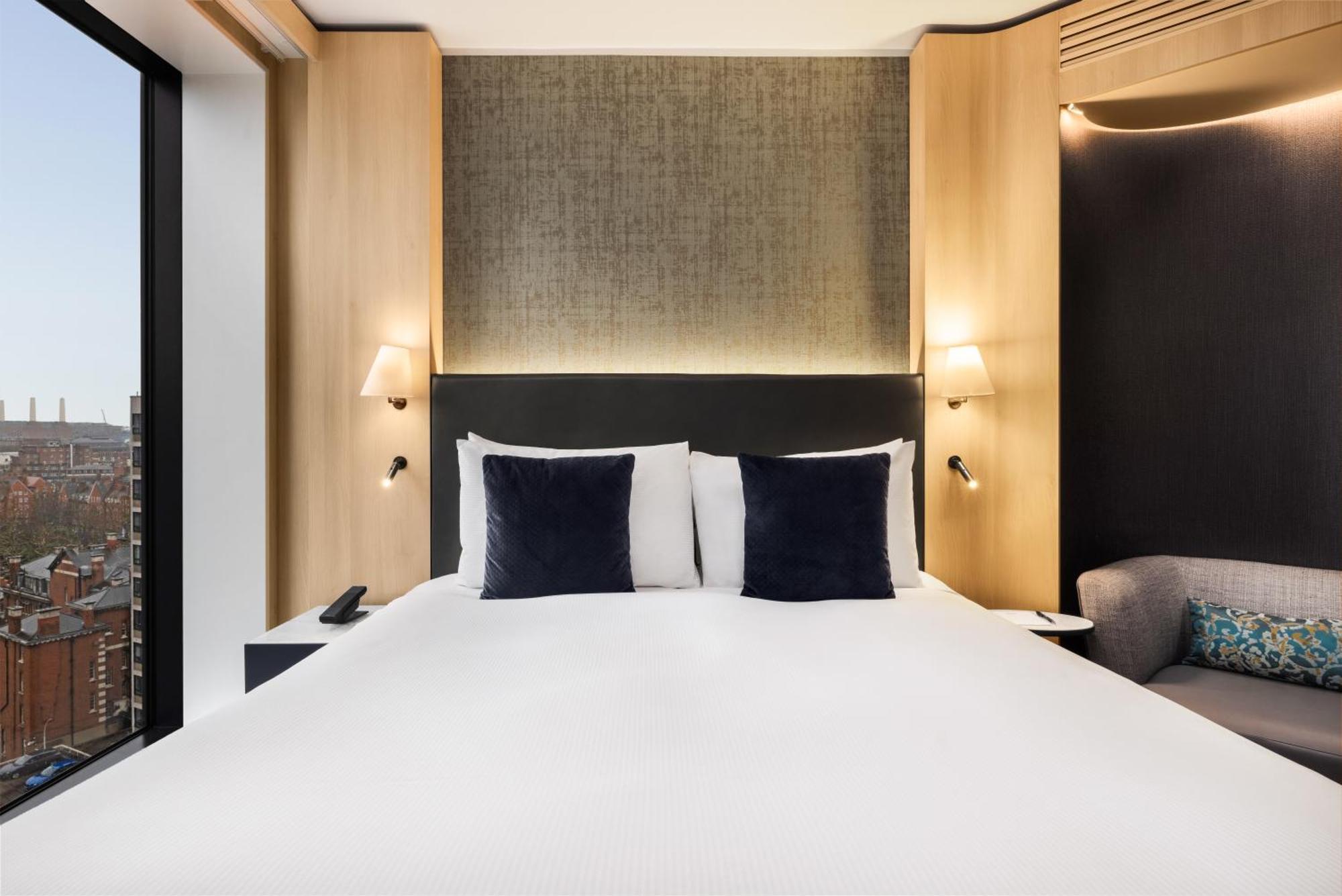 Superior Deluxe Queen Room