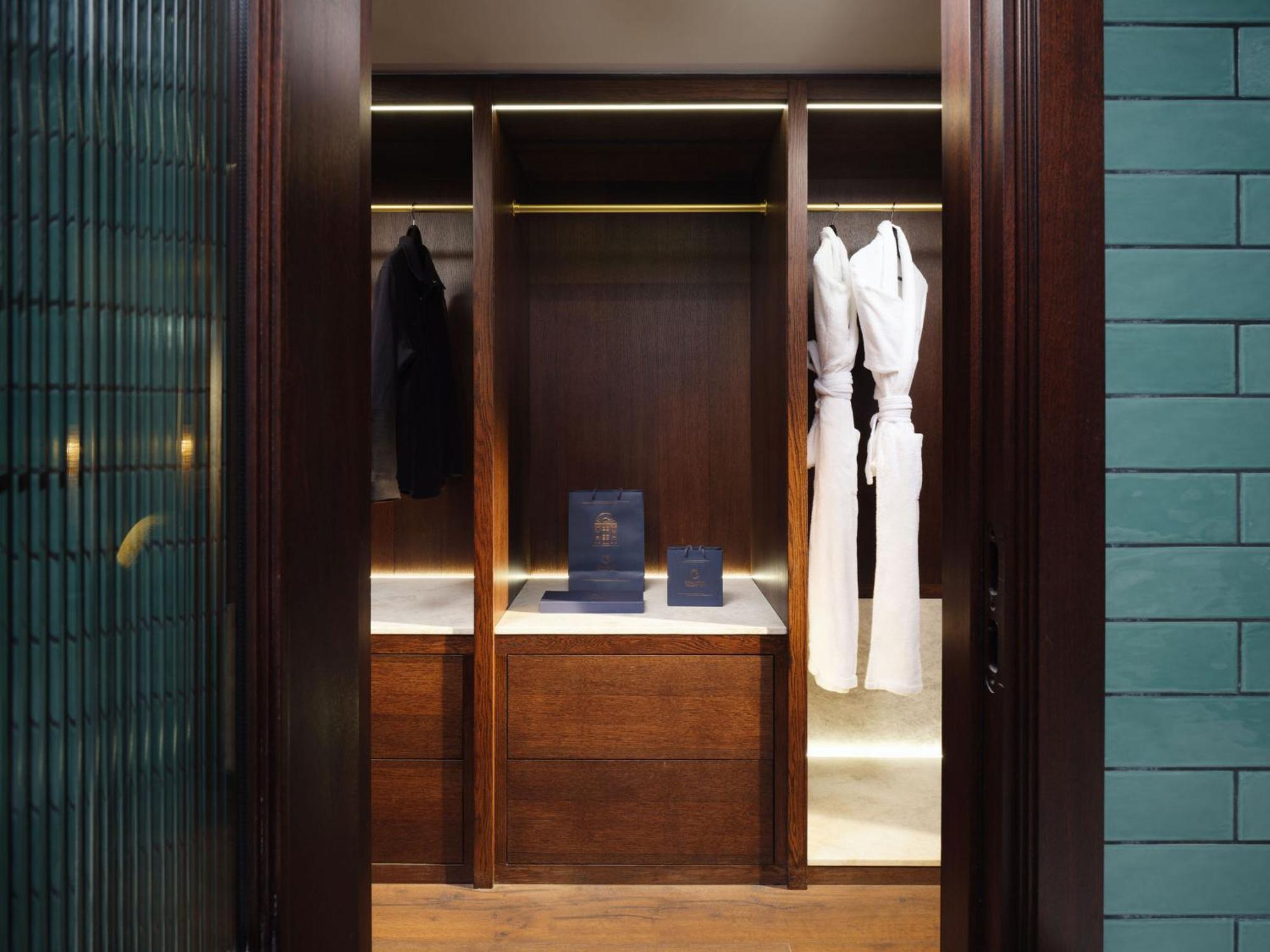 One-Bedroom Suite