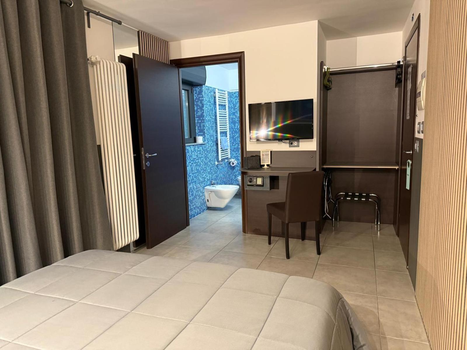 Double Room Private Bathroom