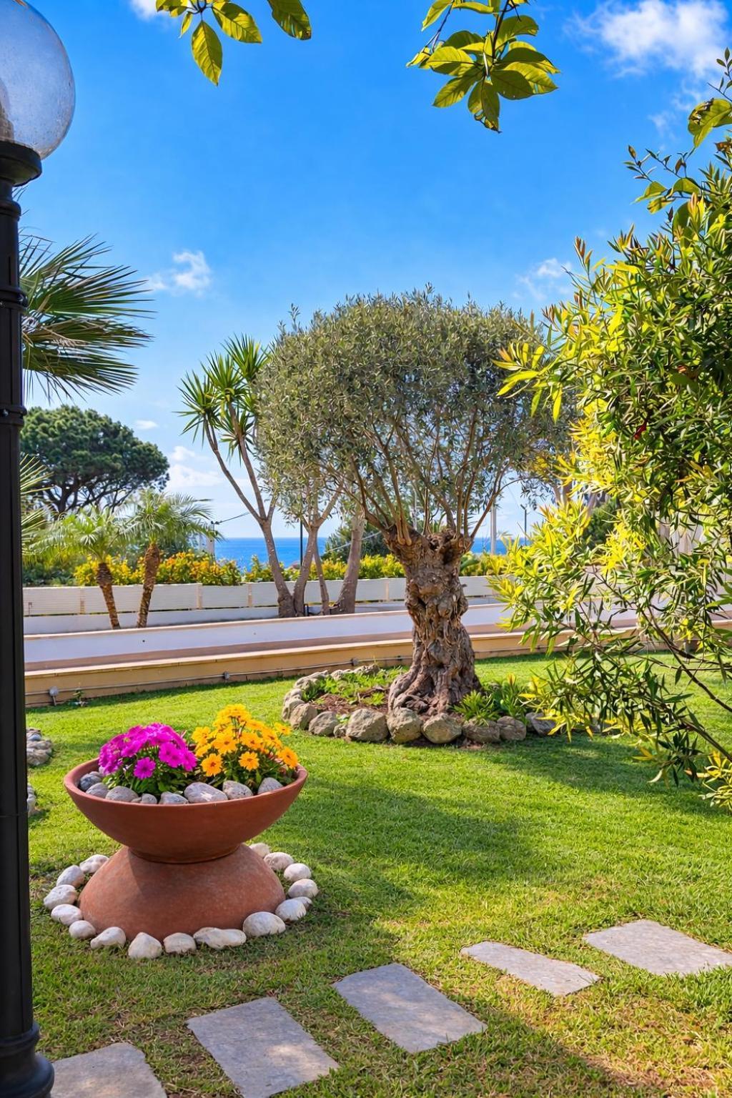 Double Room Garden View