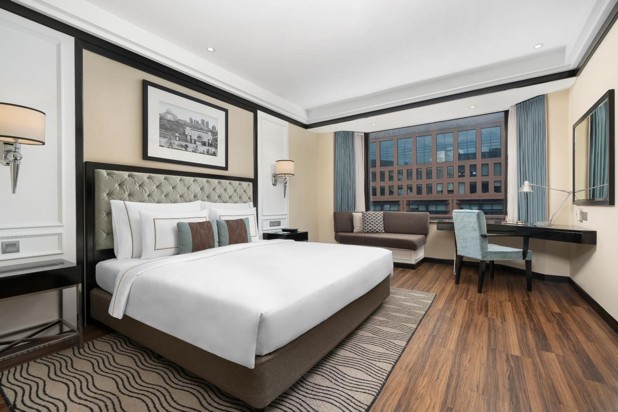 The Level Room,1758517404:JPEG