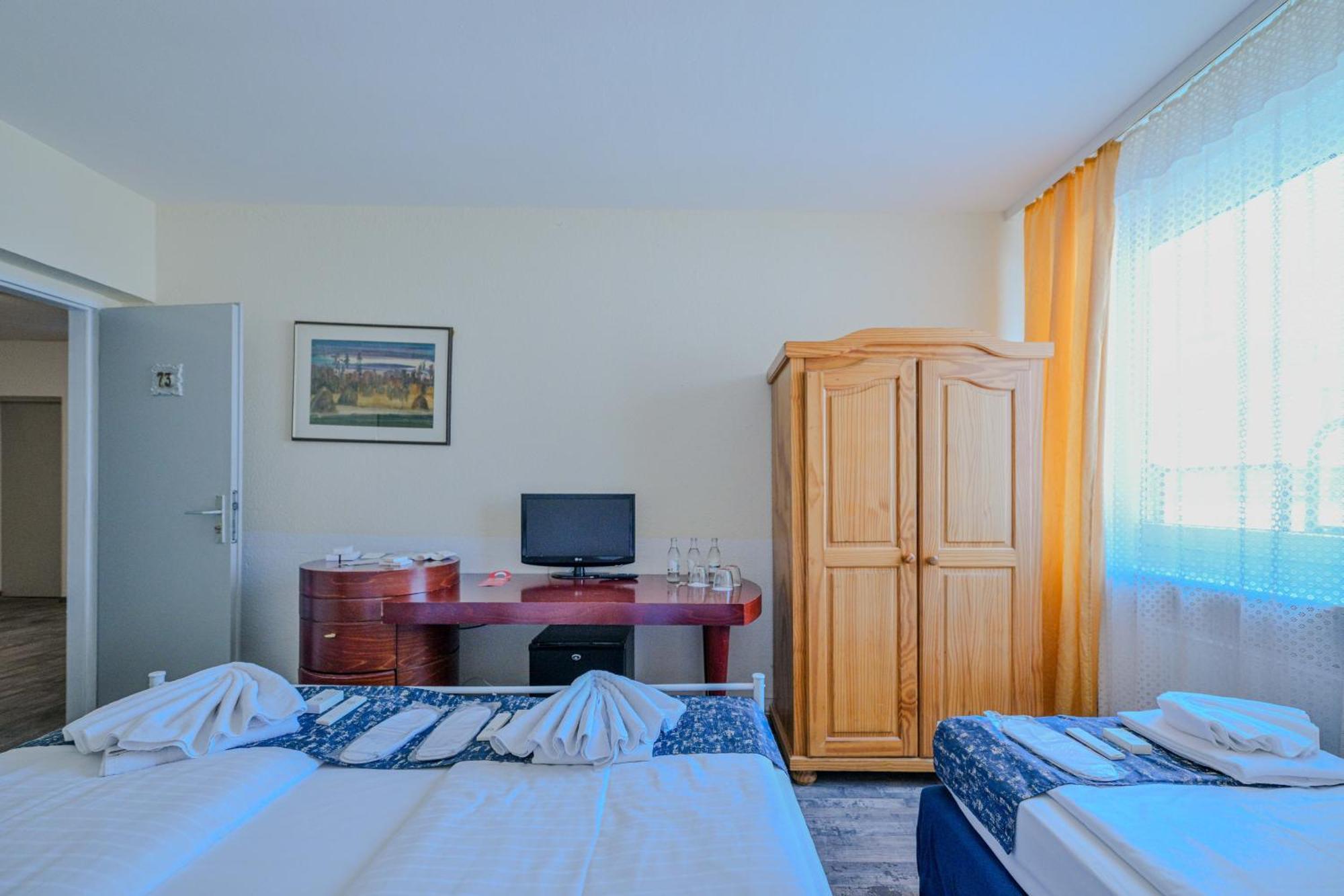 Economy Triple Room