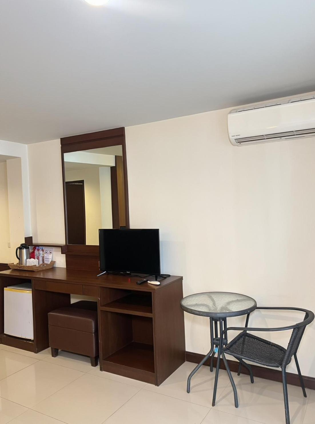 Deluxe Room,1758541173:JPEG