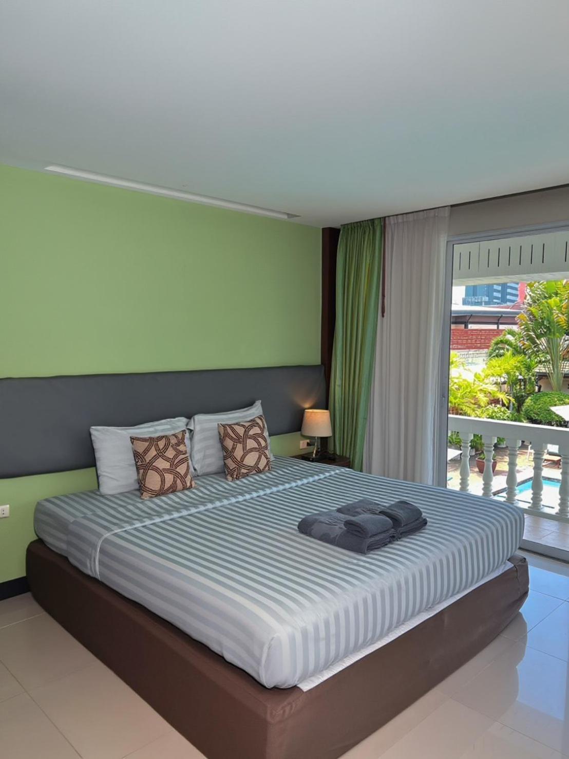 Deluxe Double Room Pool View