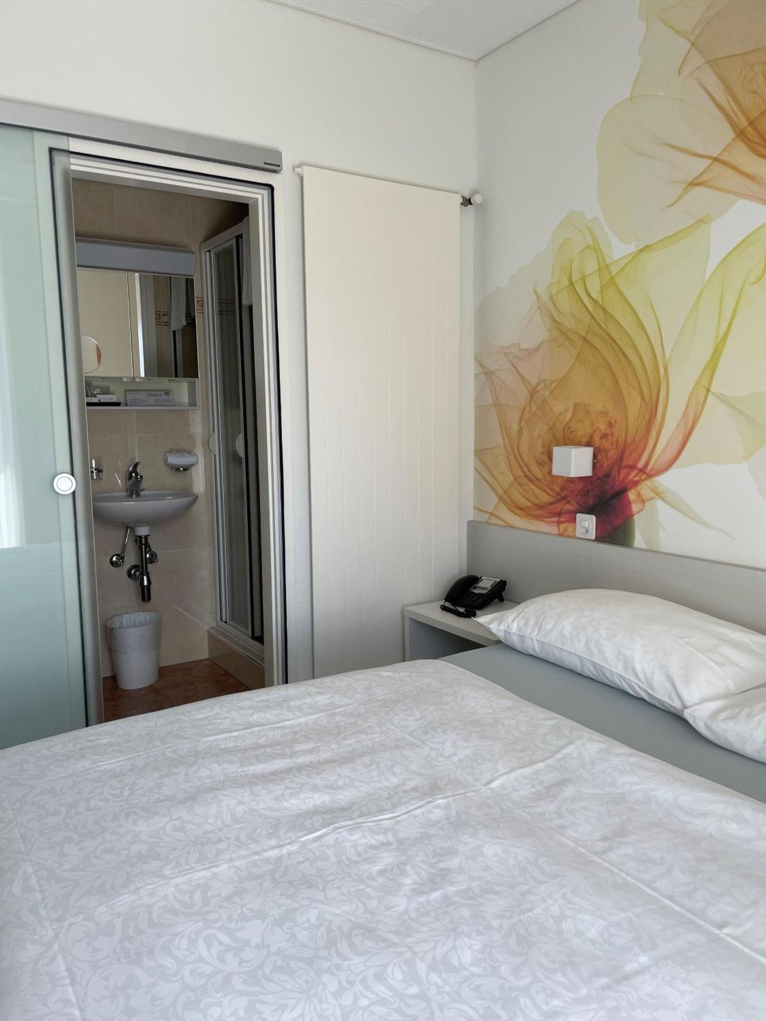 Standard Double Room Lake View