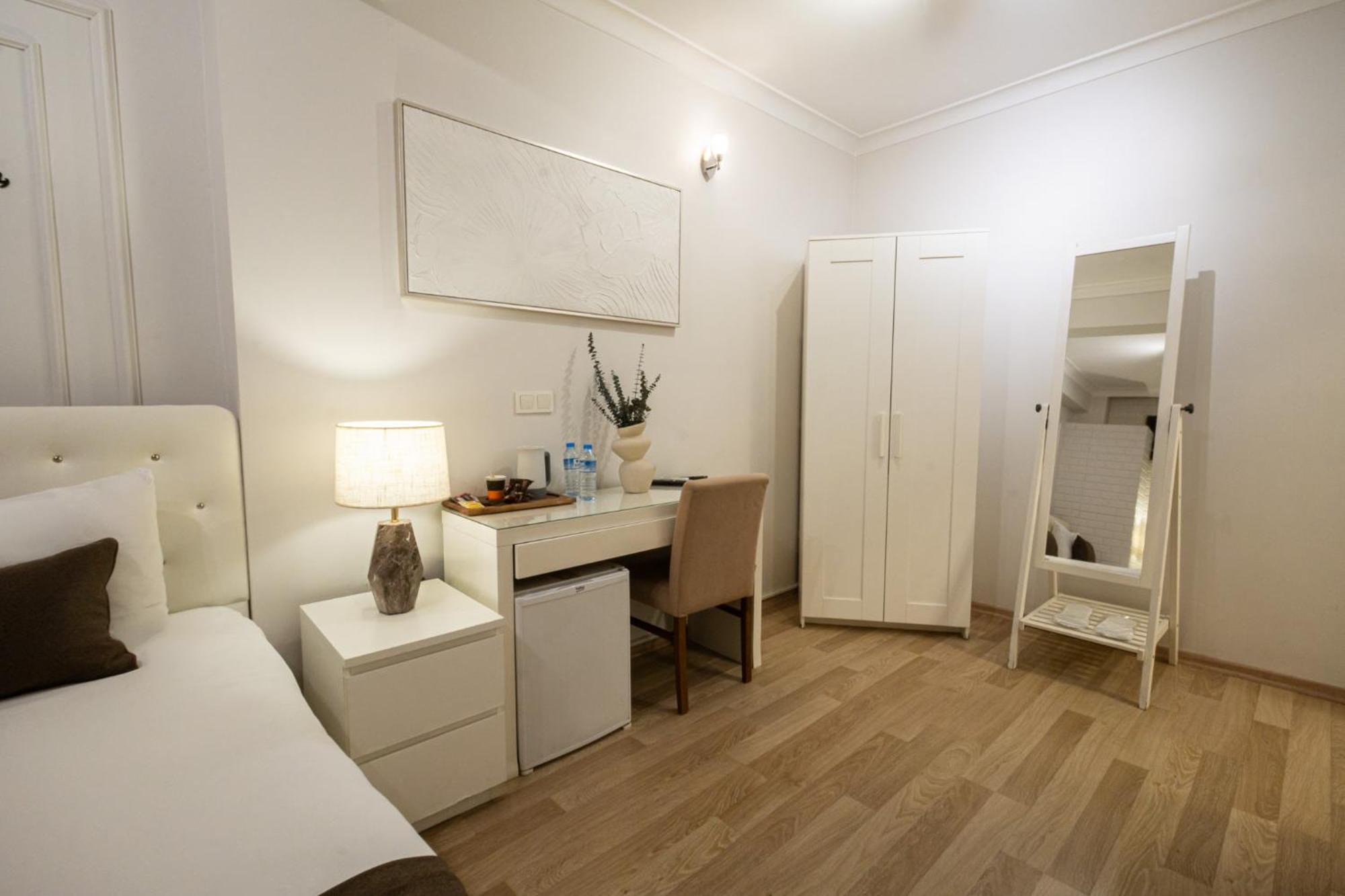 Budget Twin Room,1758583789:JPEG