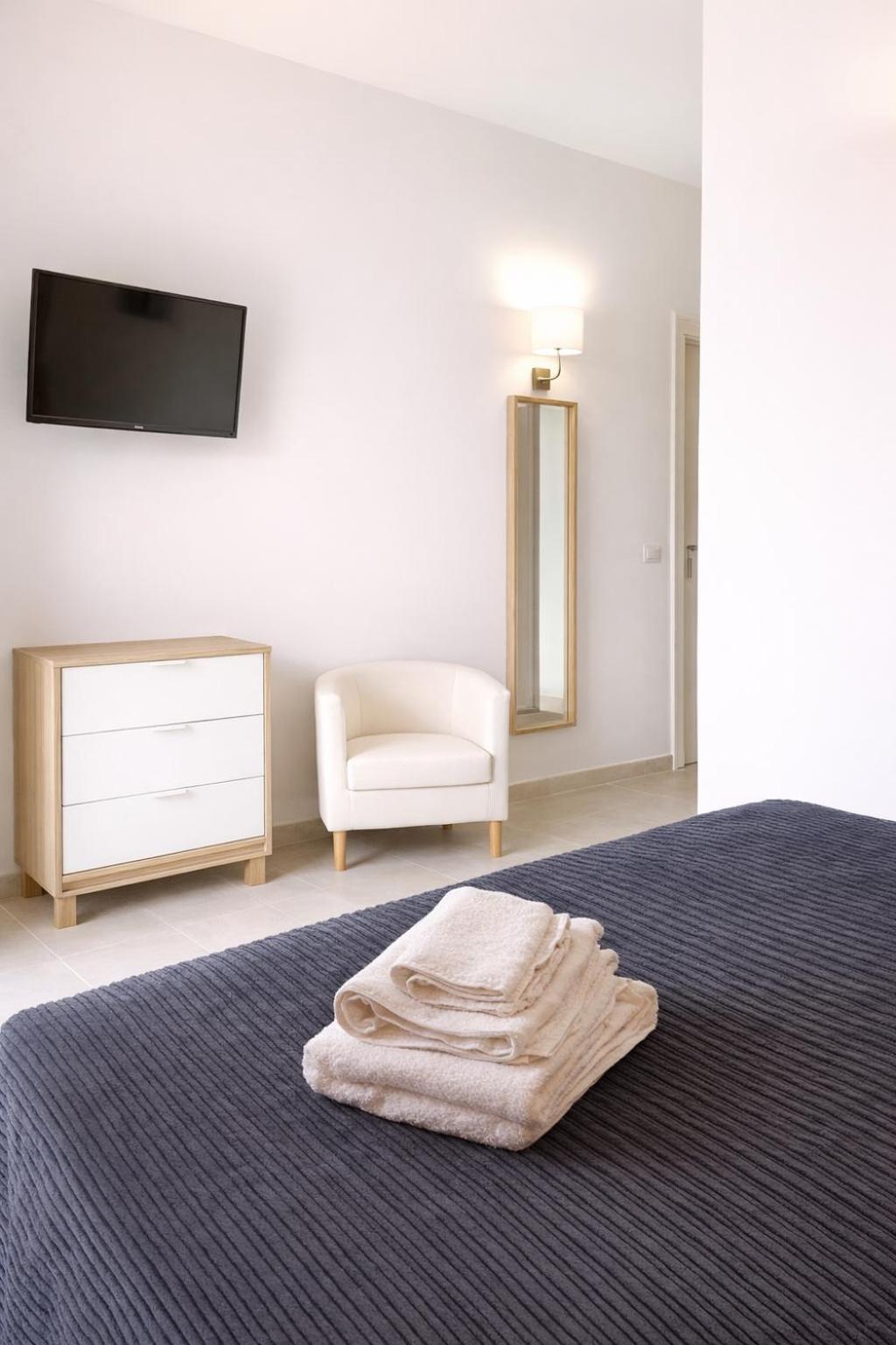 Tweepersoonskamer met 1 of 2 Bedden en Uitzicht op het Zwembad