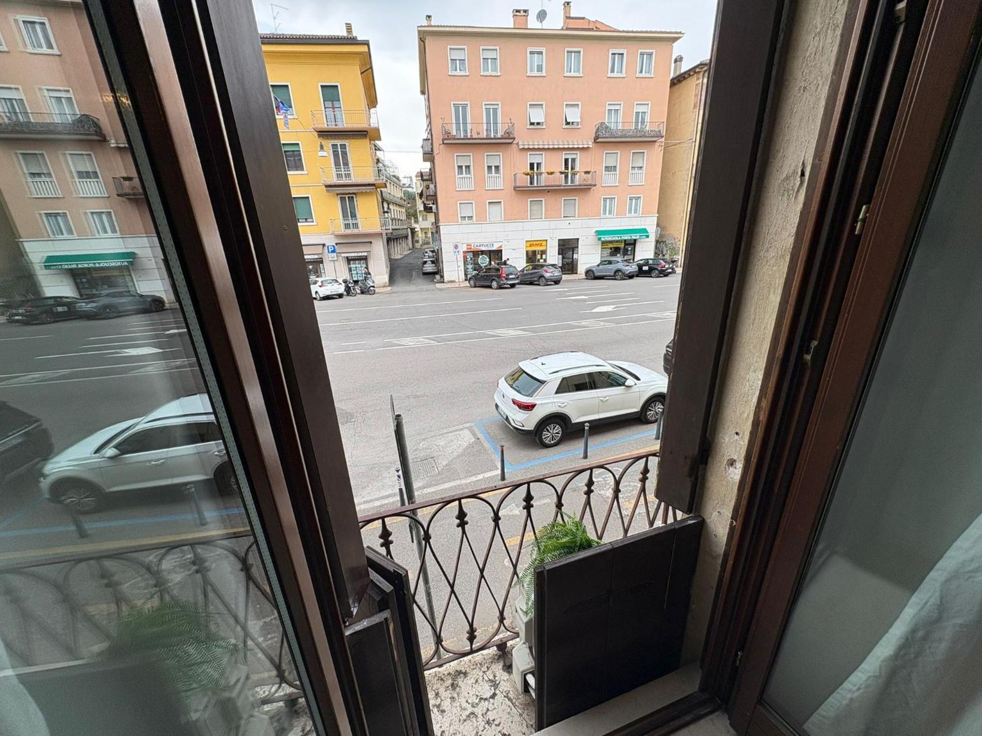 One-Bedroom Apartment Balcony City View