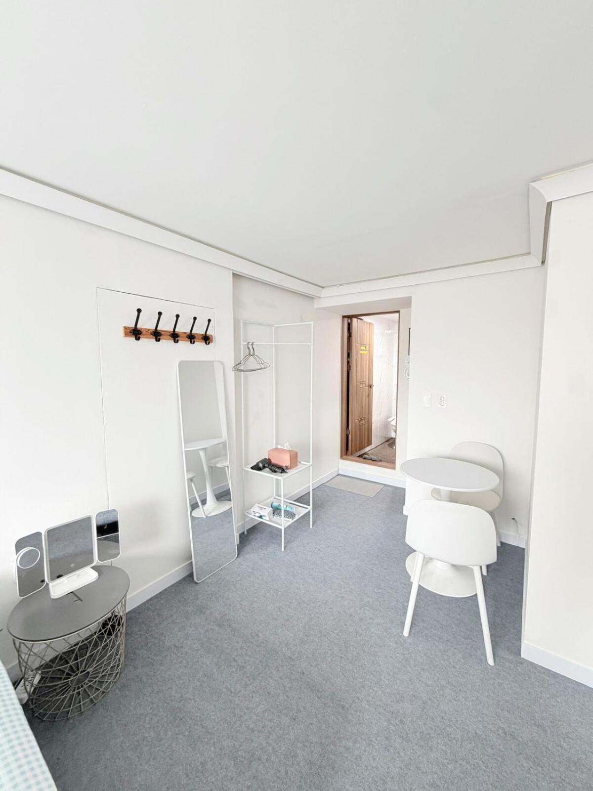 Standard Family Room,1758633626:JPEG