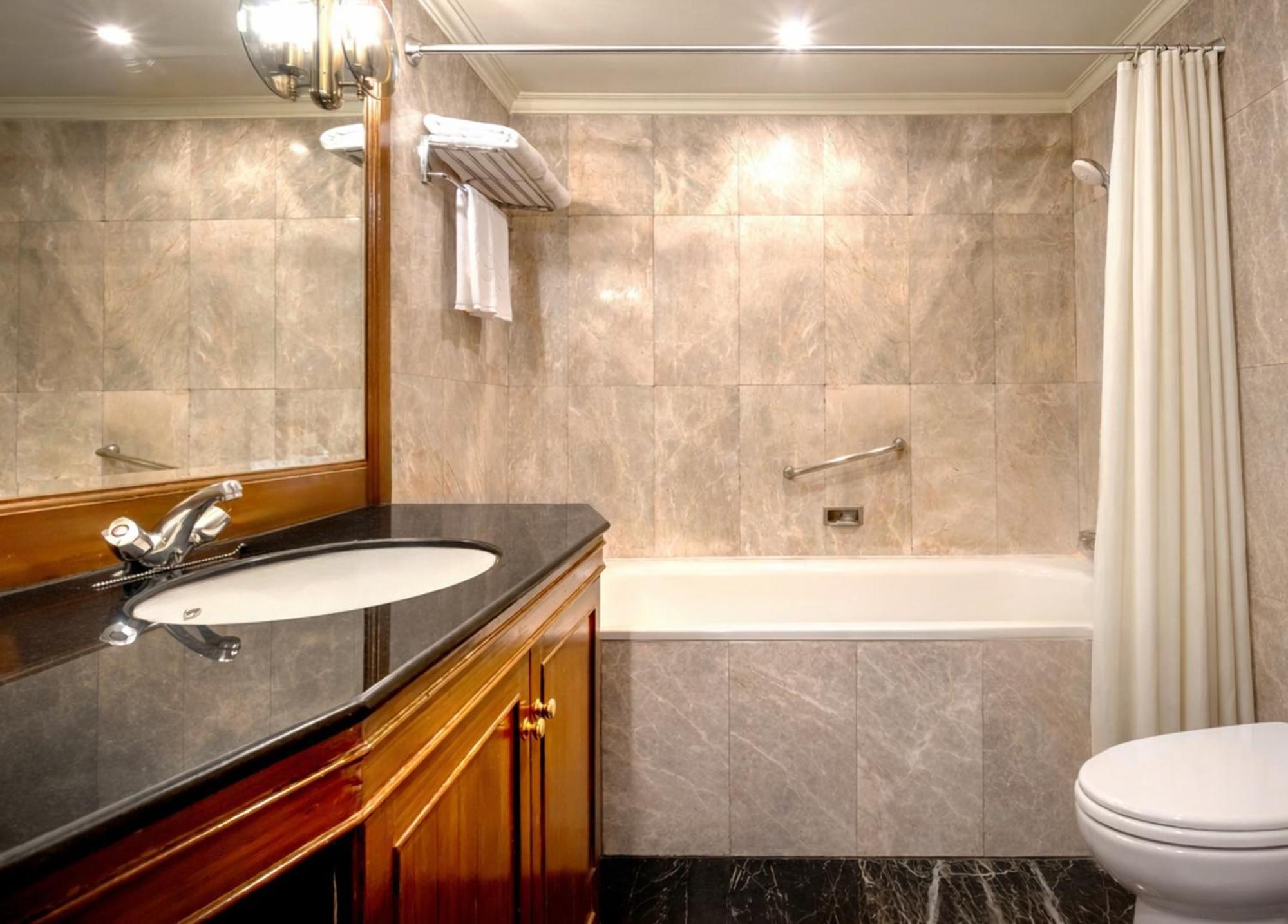 One-Bedroom King Suite