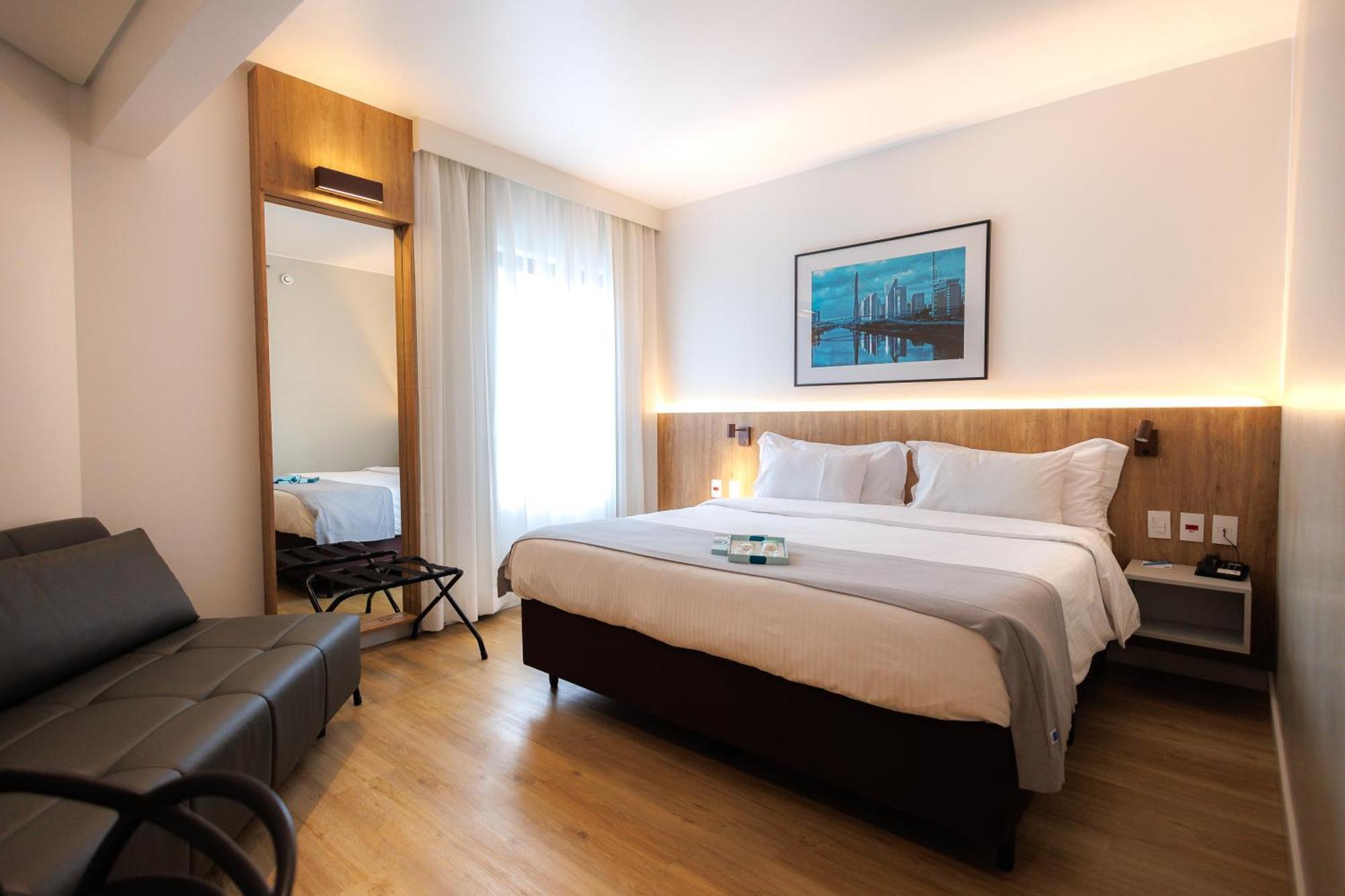 Premium Queen Room Non-Smoking