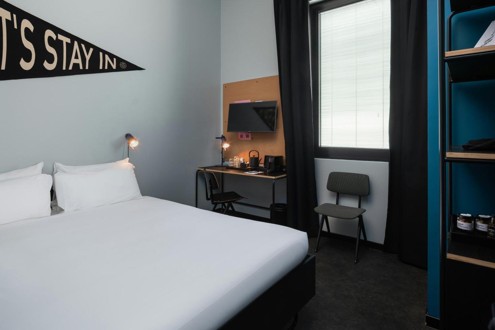 Economy Queen Room,1758816504:JPEG