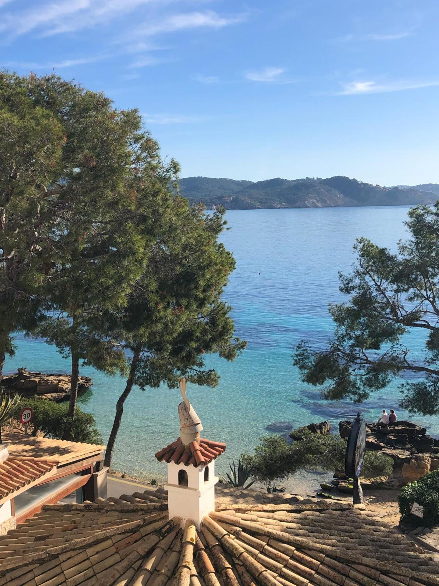 Double or Twin Room Seafront View Balcony