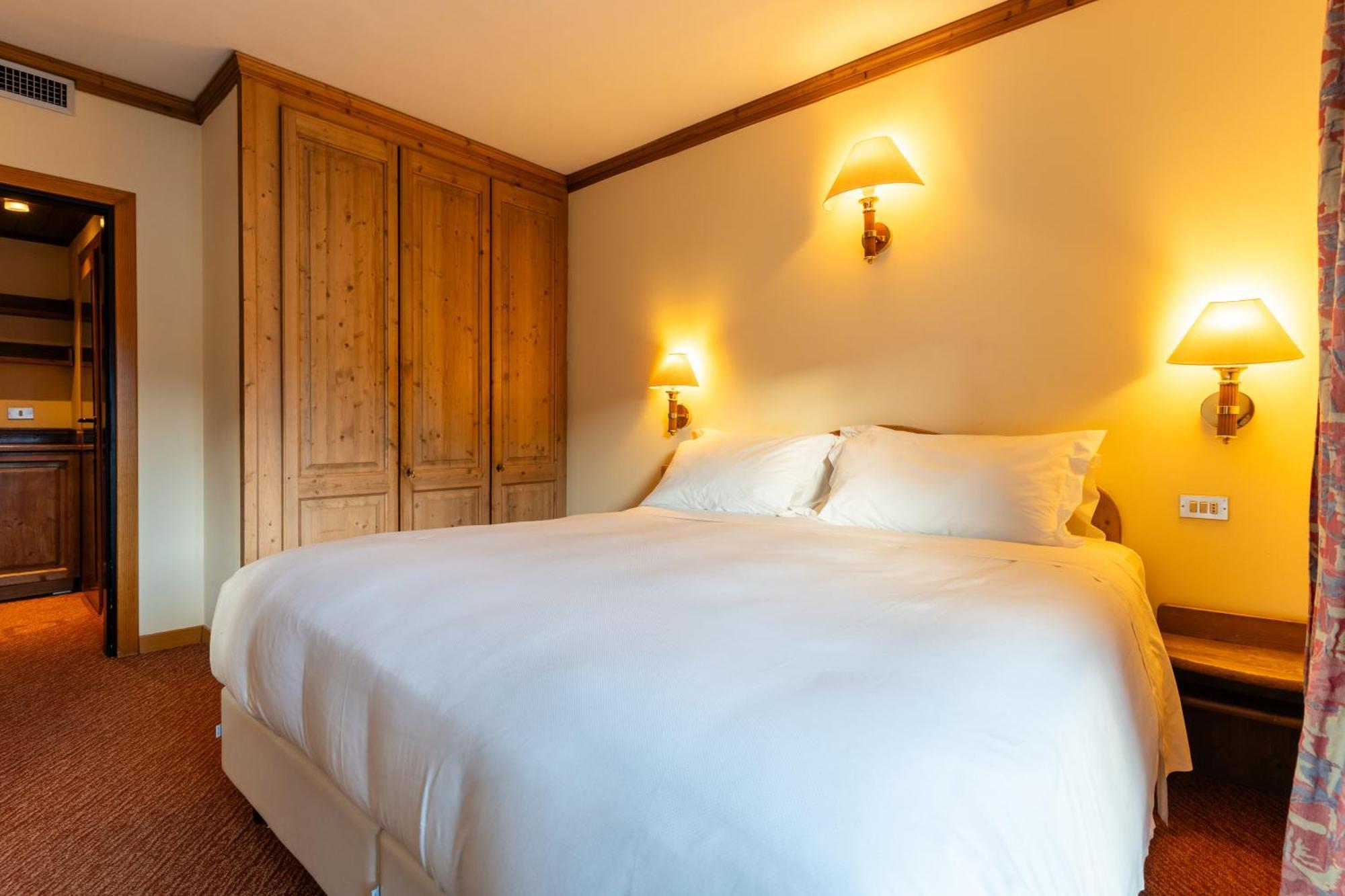 Superior Double or Twin Room Mountain View