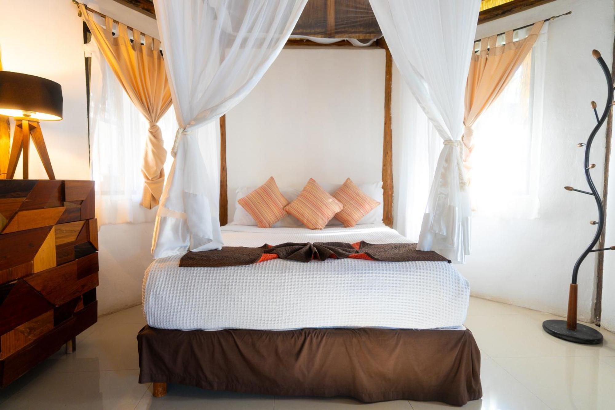 Deluxe Double Room Bath