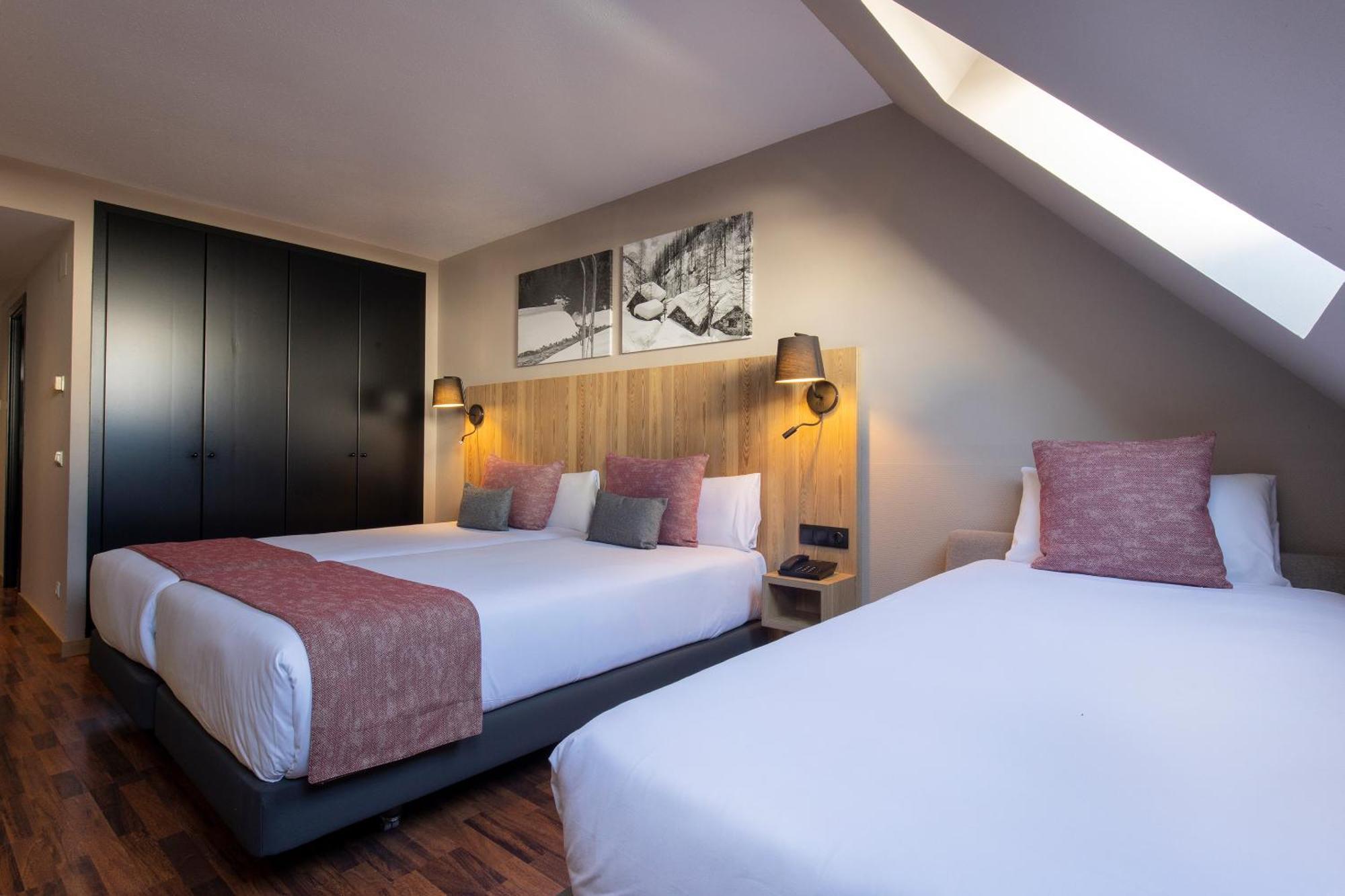 Standard Triple Room,1765572227:JPEG