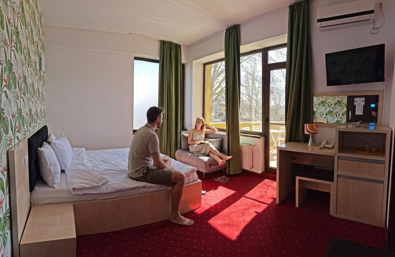 Deluxe Appartement met 2 Slaapkamers en Uitzicht op de Tuin