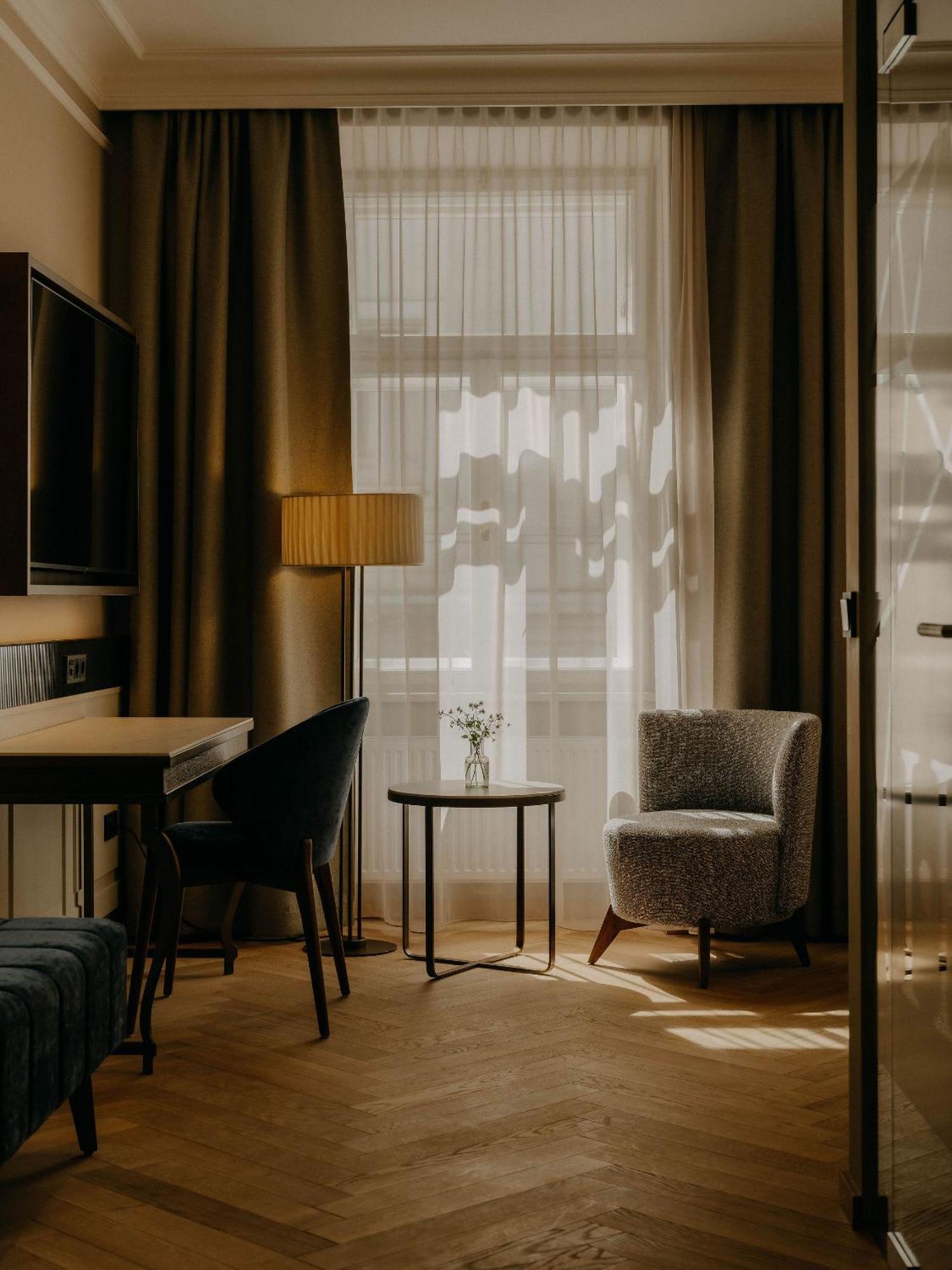 Deluxe Double or Twin Room
