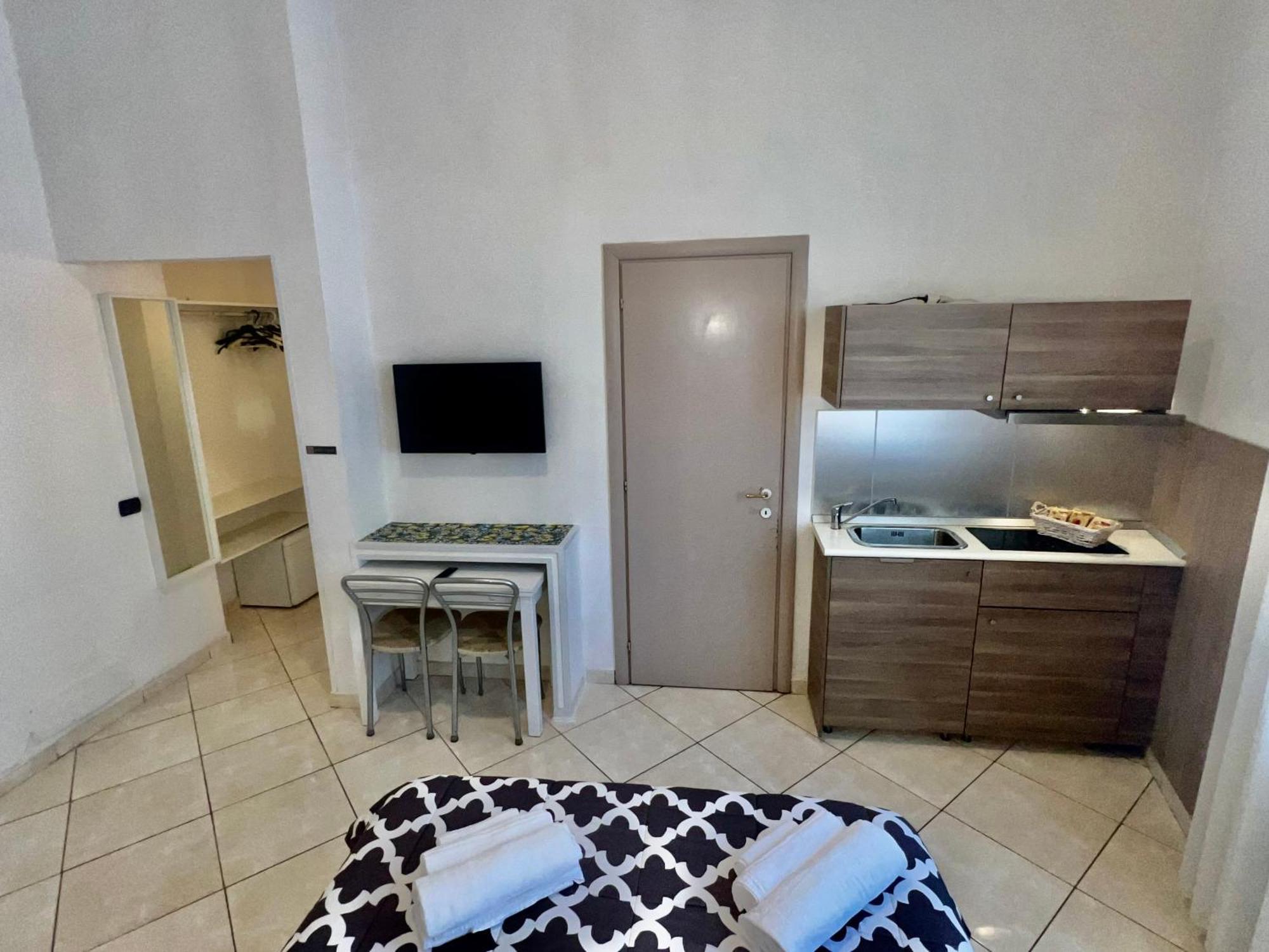 Deluxe Studio