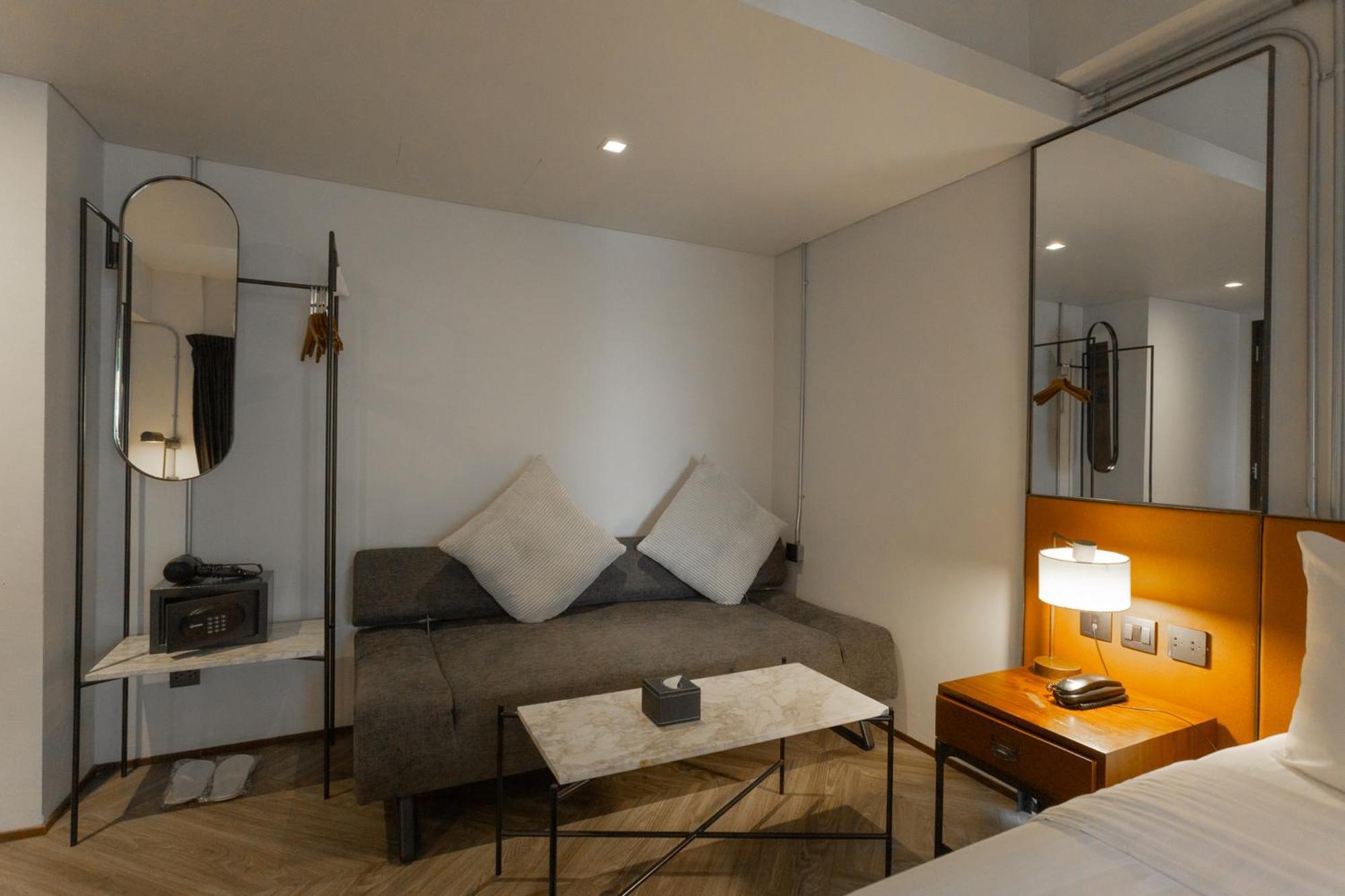 Deluxe King Room