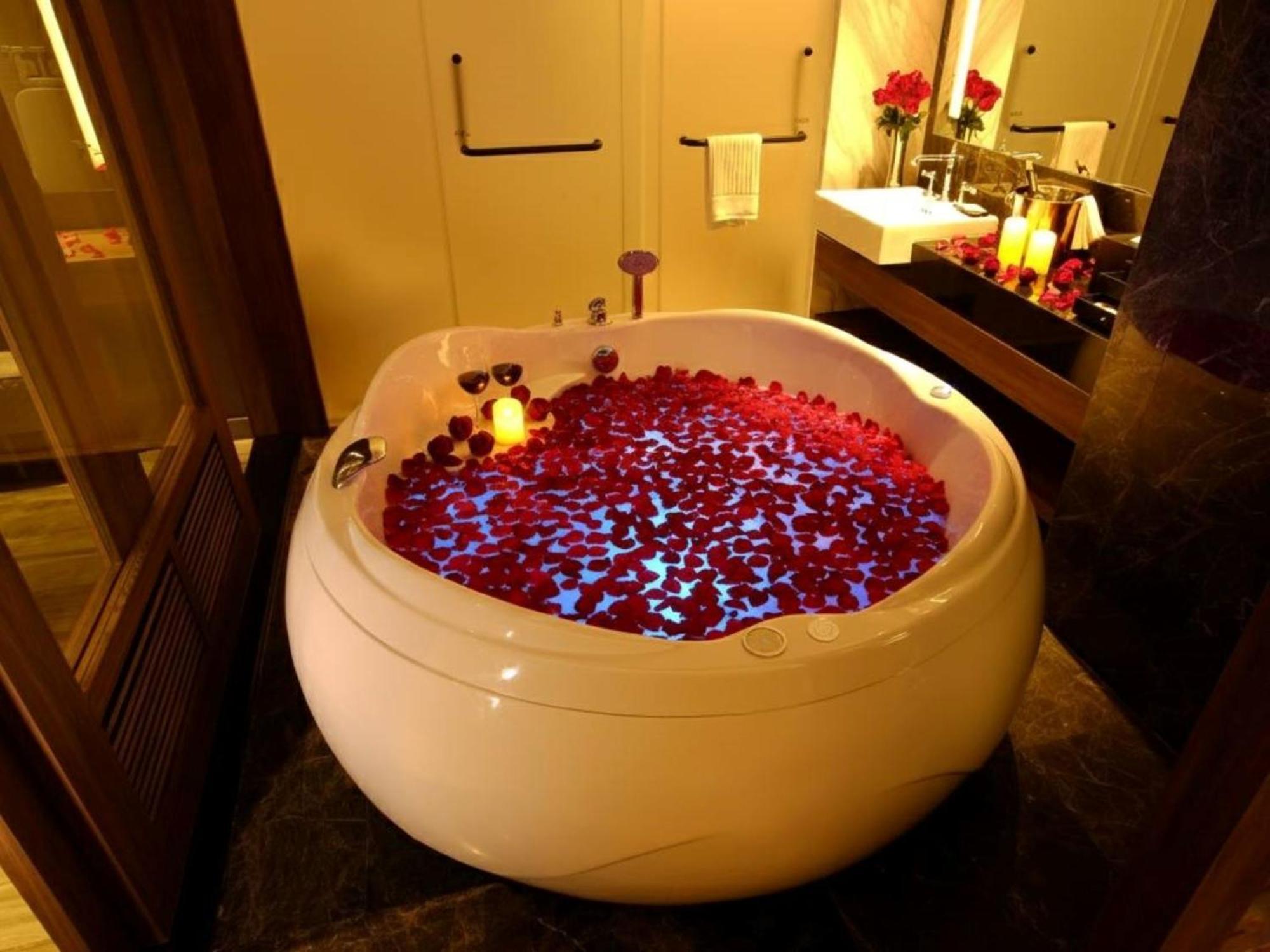 Deluxe King Suite