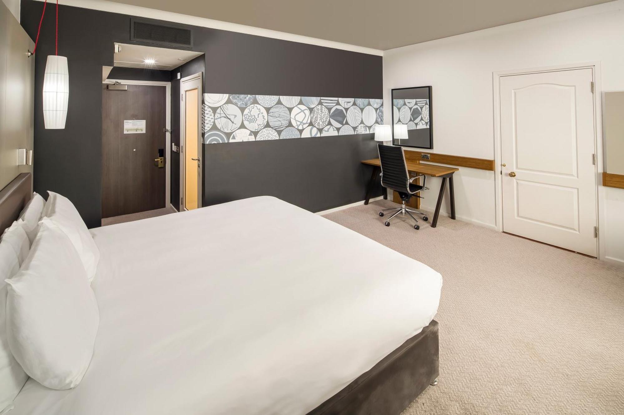Standard Queen Room - Disability Access