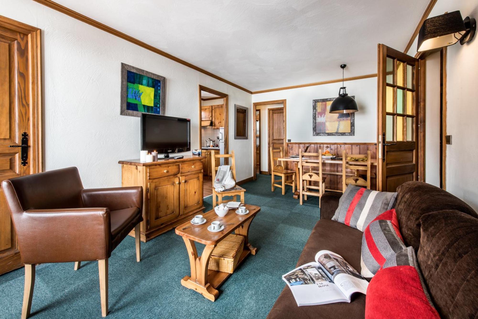 Three-Bedroom Apartment Montana Soleil