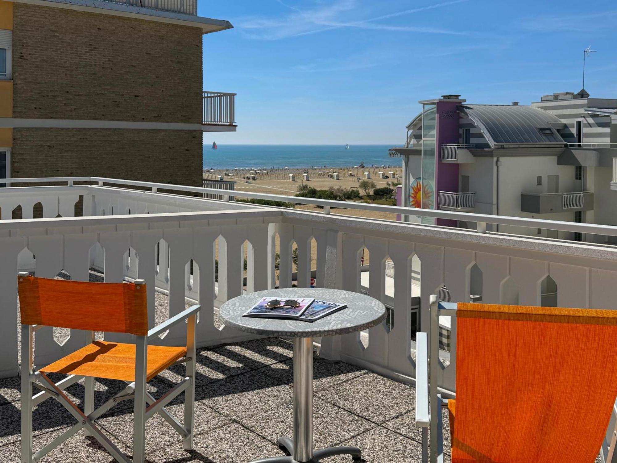 Single Room Balcony
