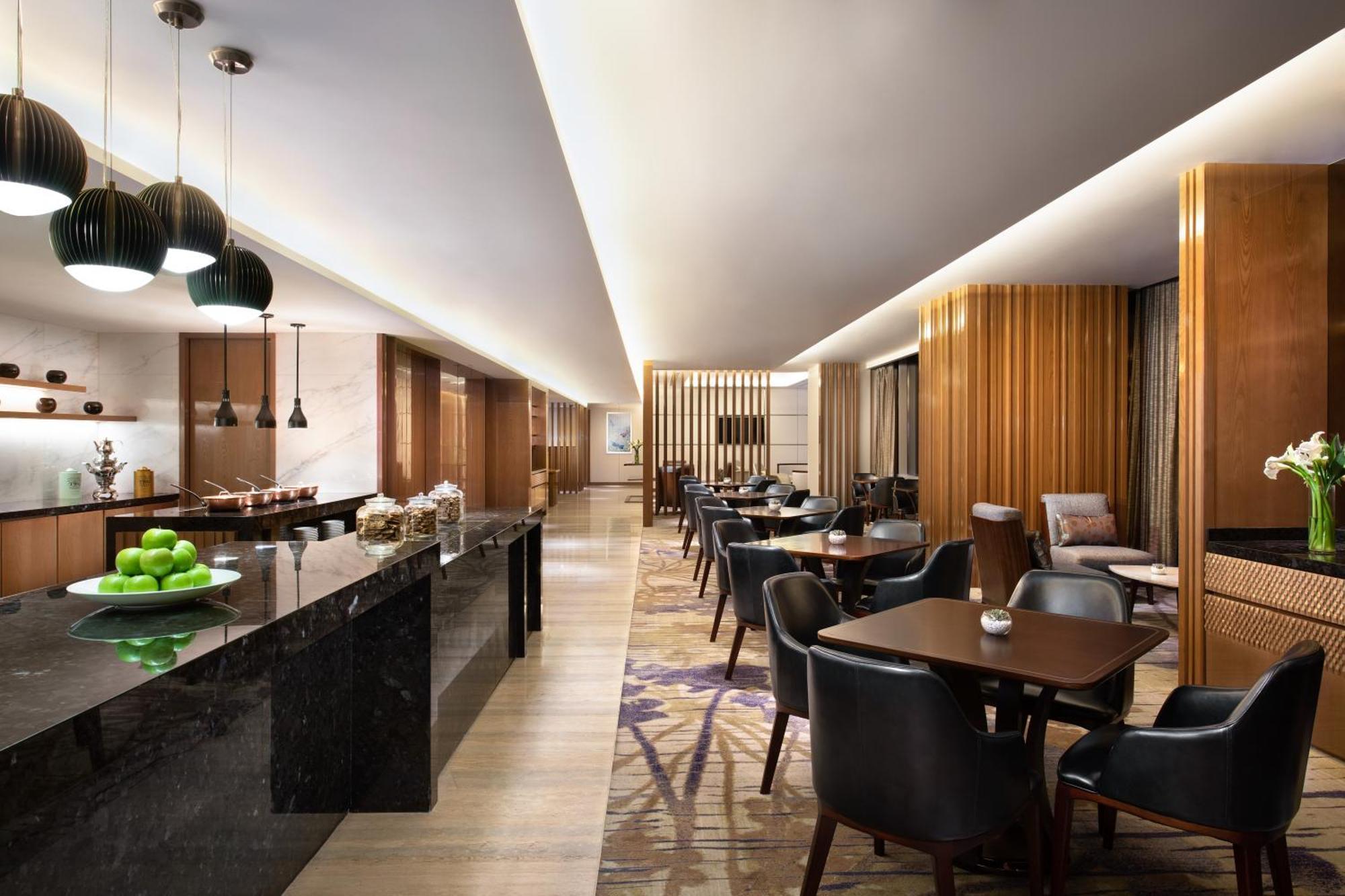 Club King Room Club Lounge Access