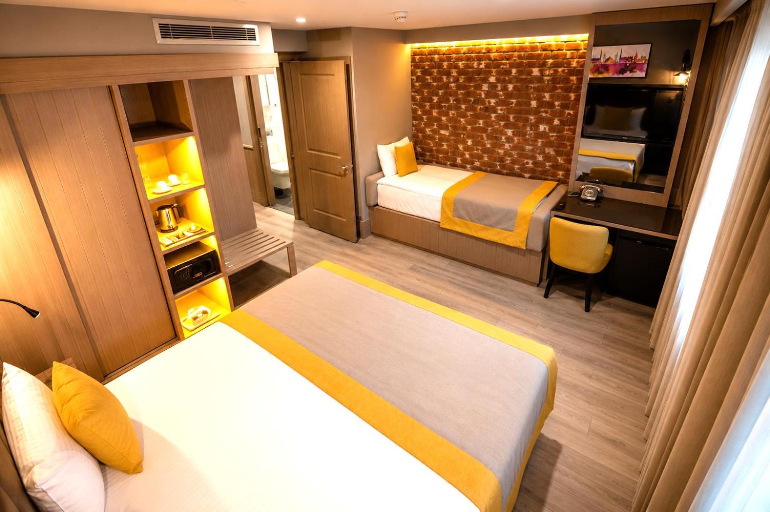 Annex Junior Family Suite 2 Rooms 1 Bathroom