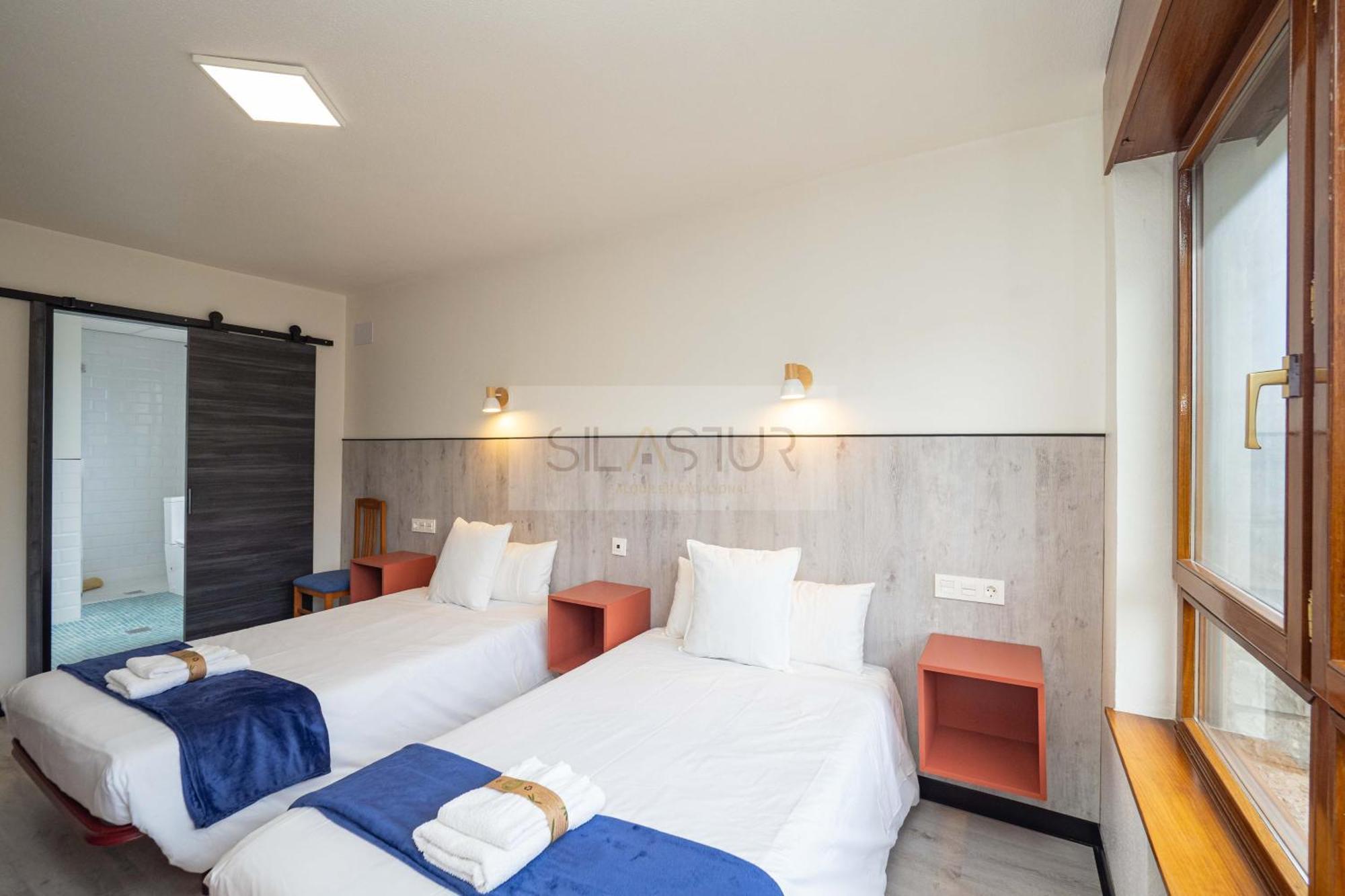 Twin Room Private Bathroom