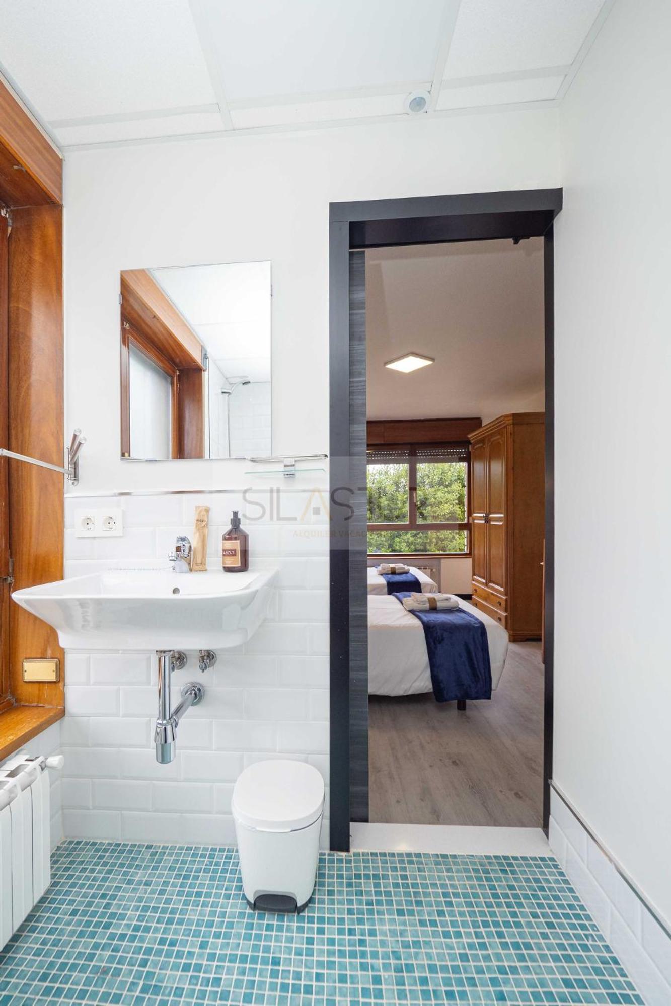 Twin Room Private Bathroom