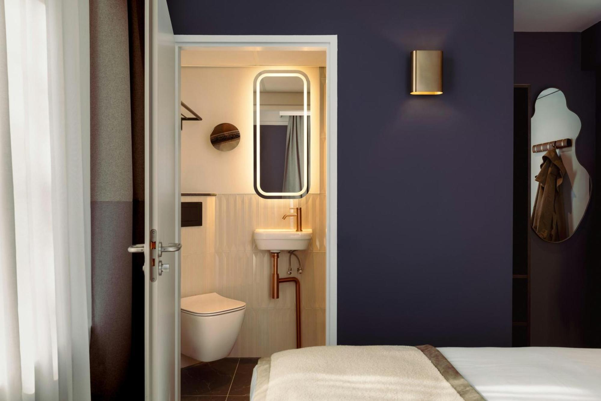 Comfort Room 1 Twin Bed