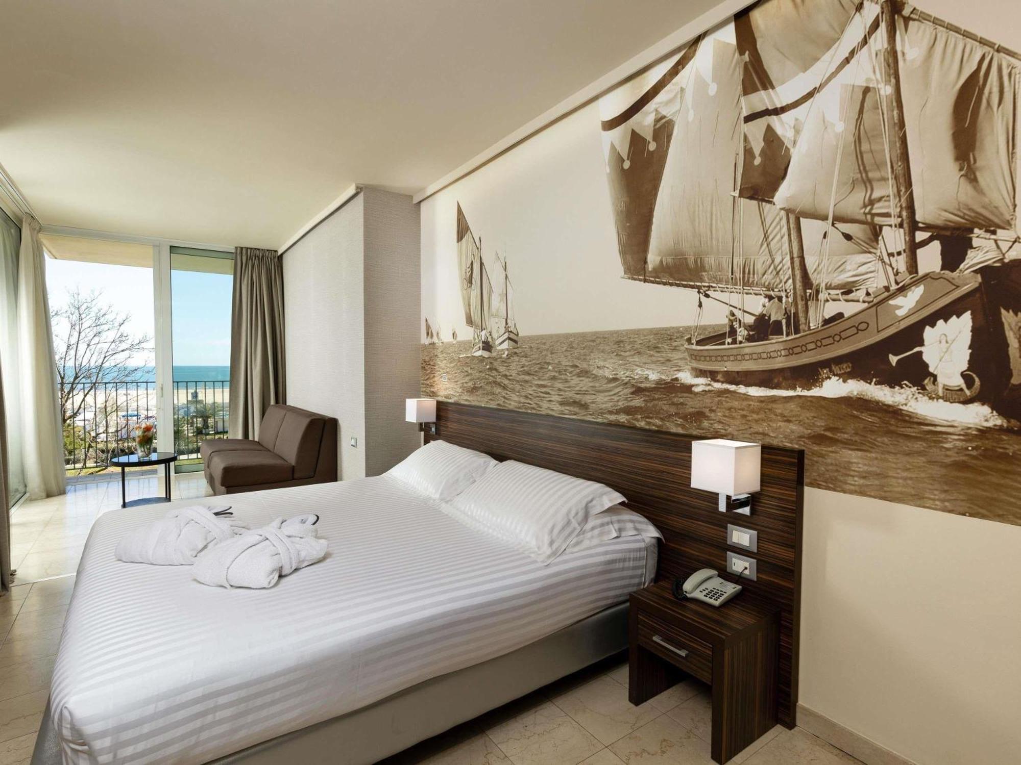 Privilege Double Room beautiful terrace view of the Parco del Mare