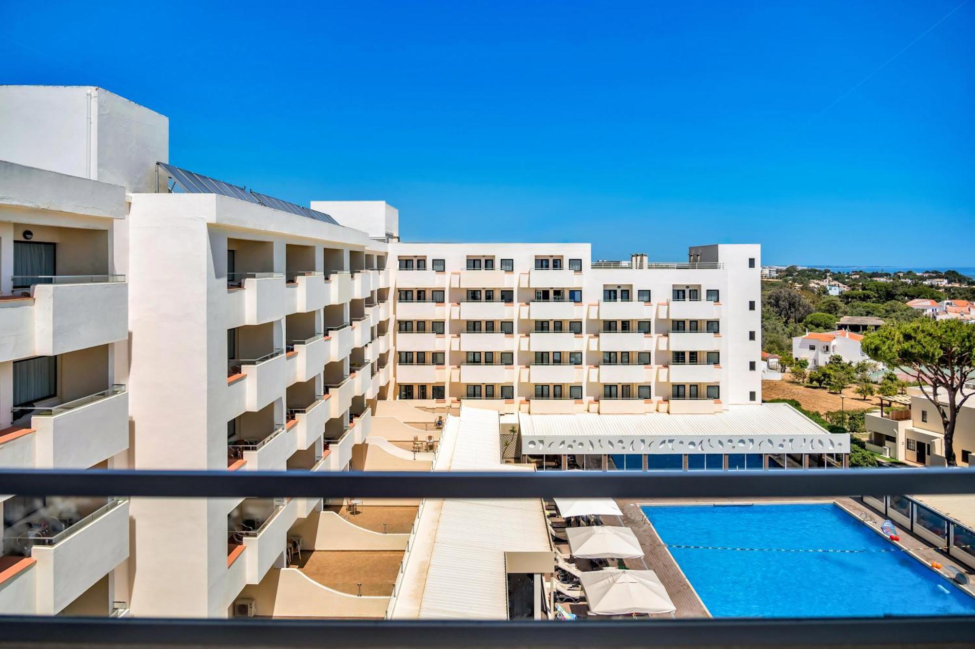 Suite Pool View