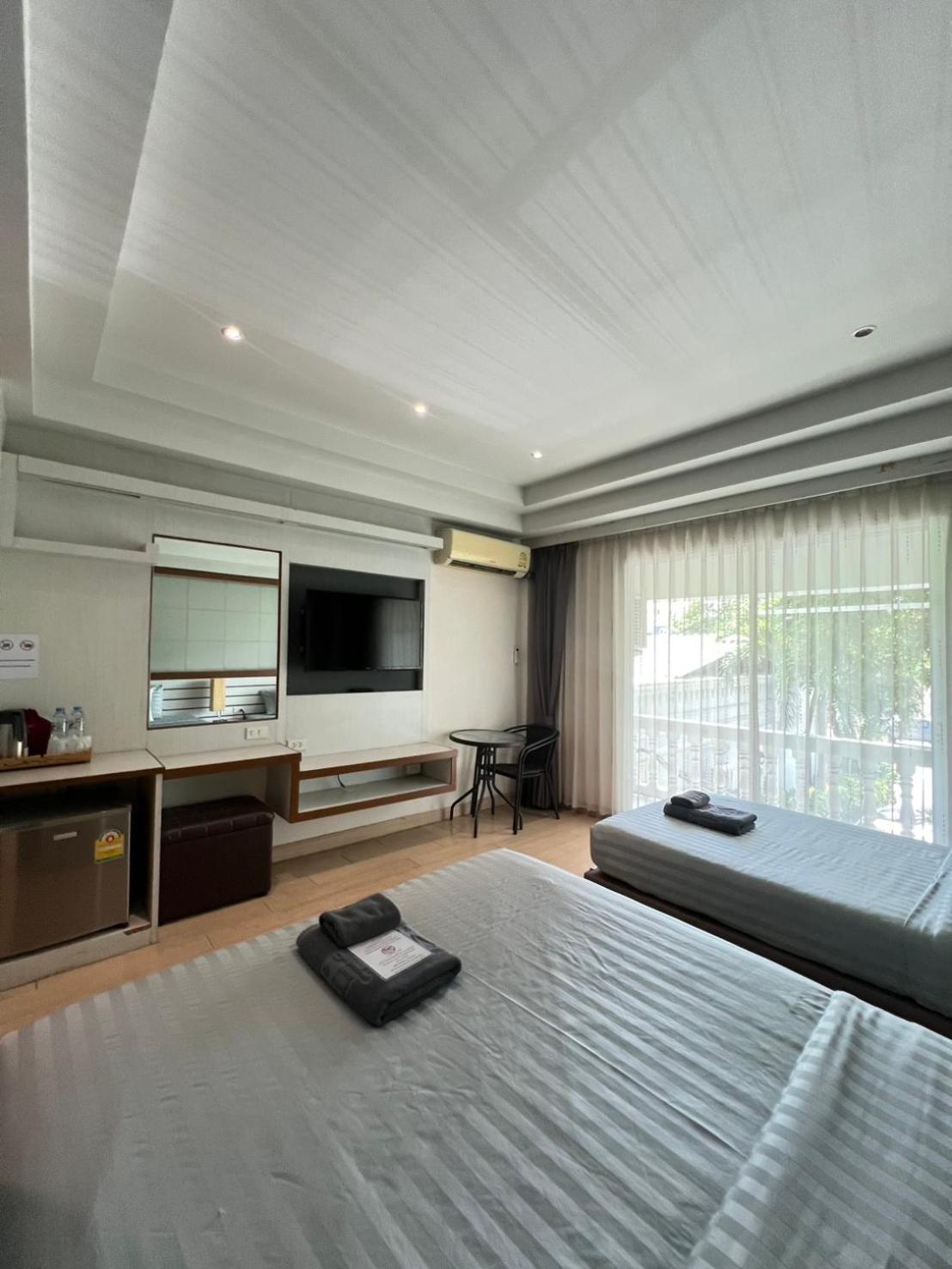 Deluxe Double or Twin Room Garden View