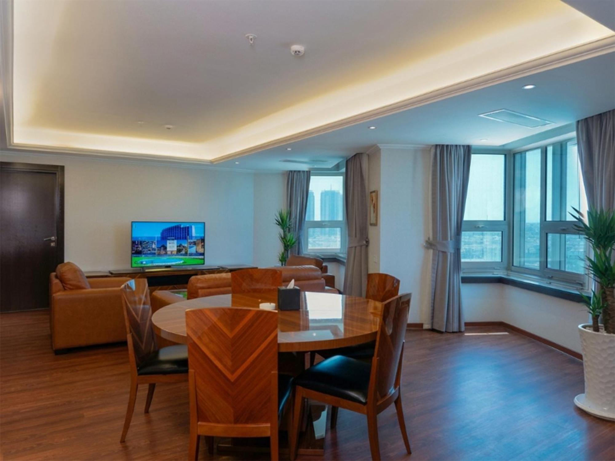 Presidential Suite