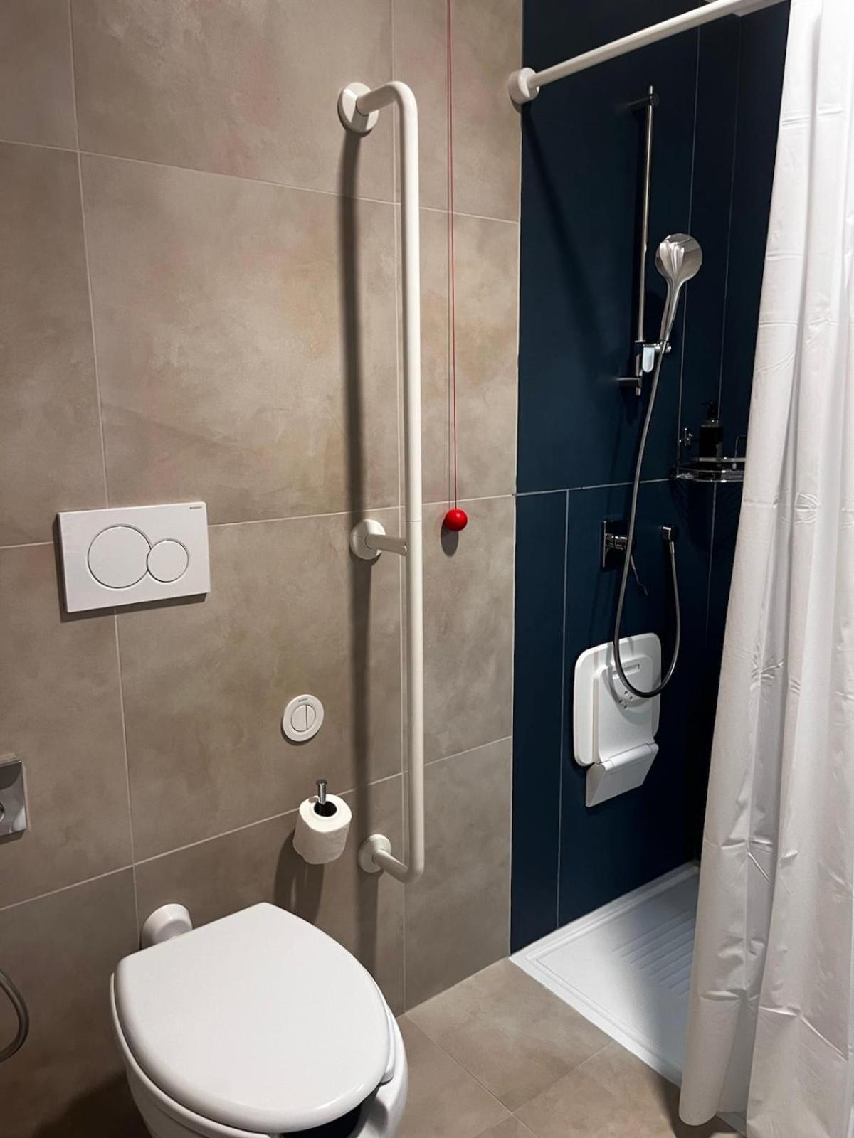 Double or Twin Room Disability Access