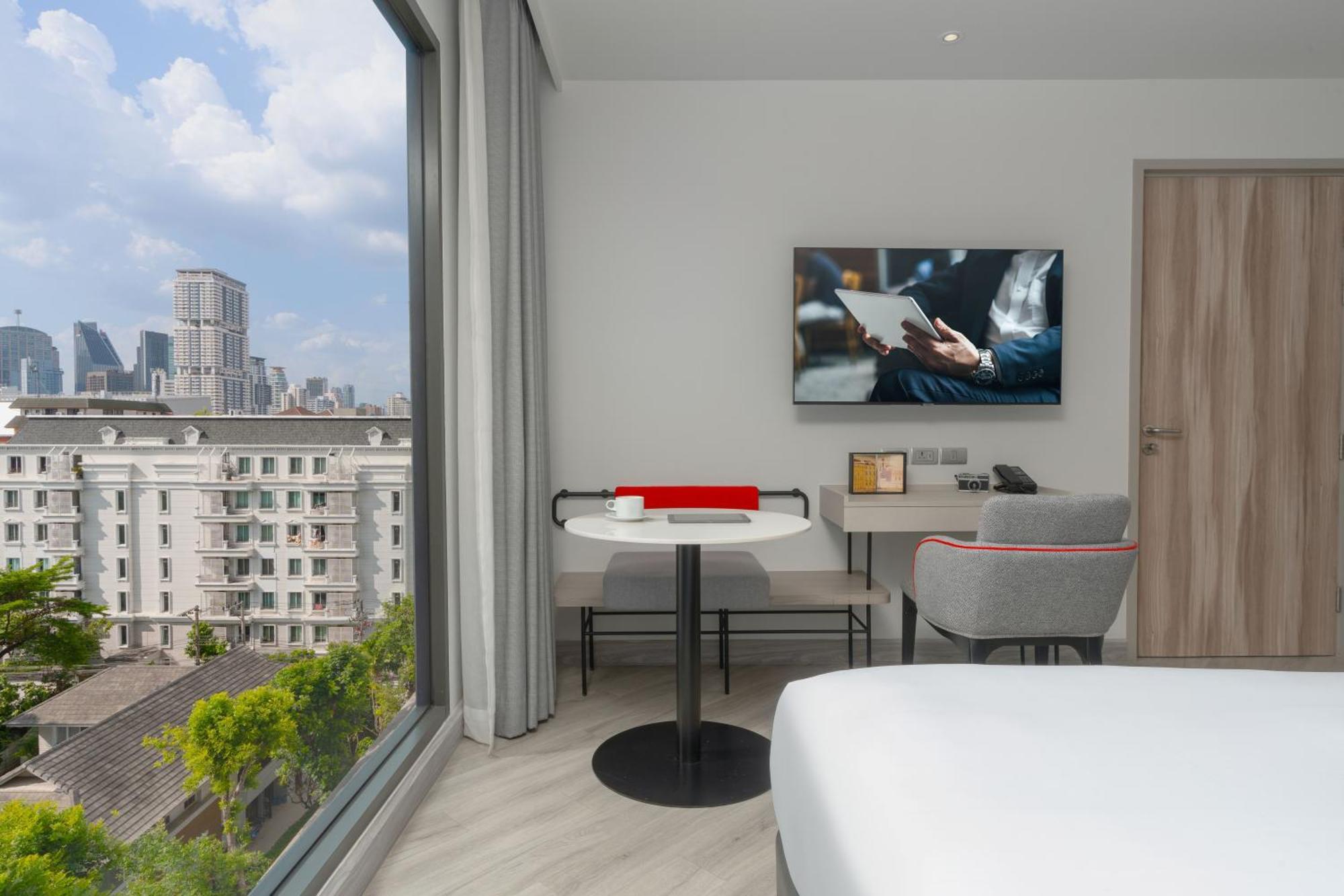 Studio Premier Room