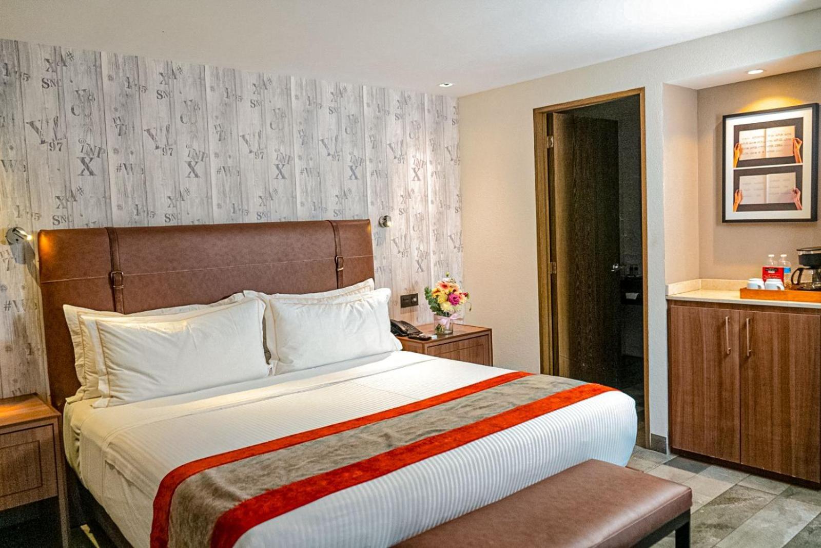 Standard King Room
