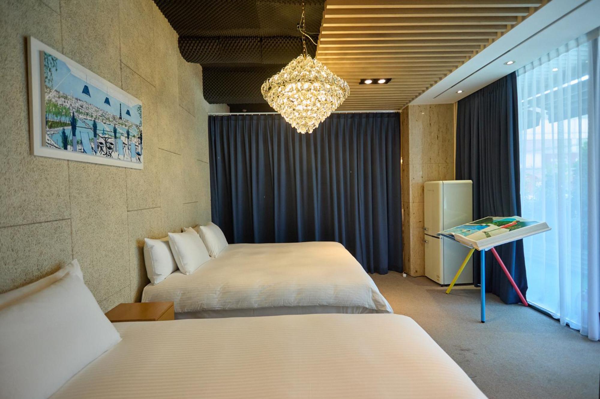Private Lounge Terrace Suite(Two nearby rooms - Not connecting)