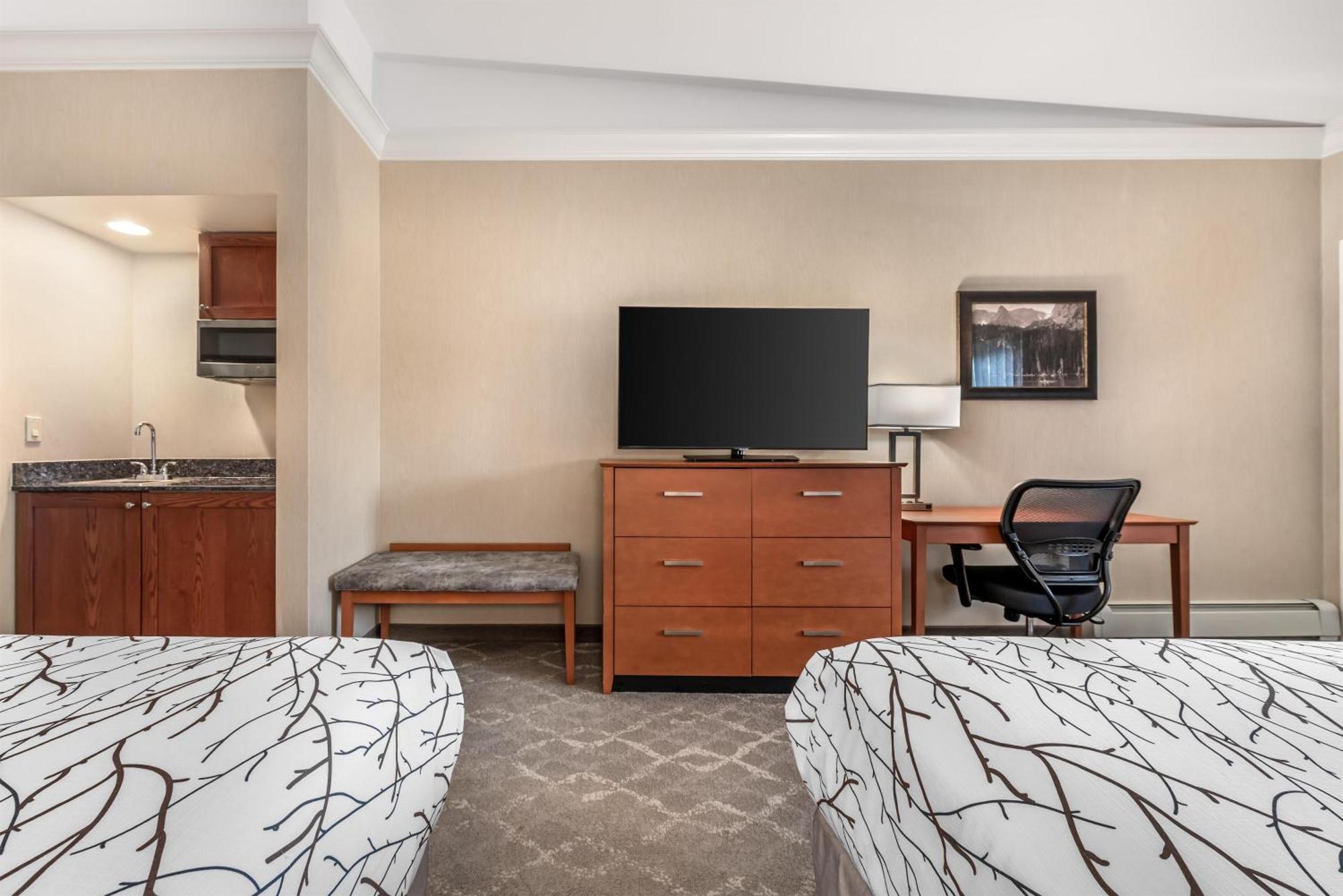 King Suite Two King Beds Non-Smoking