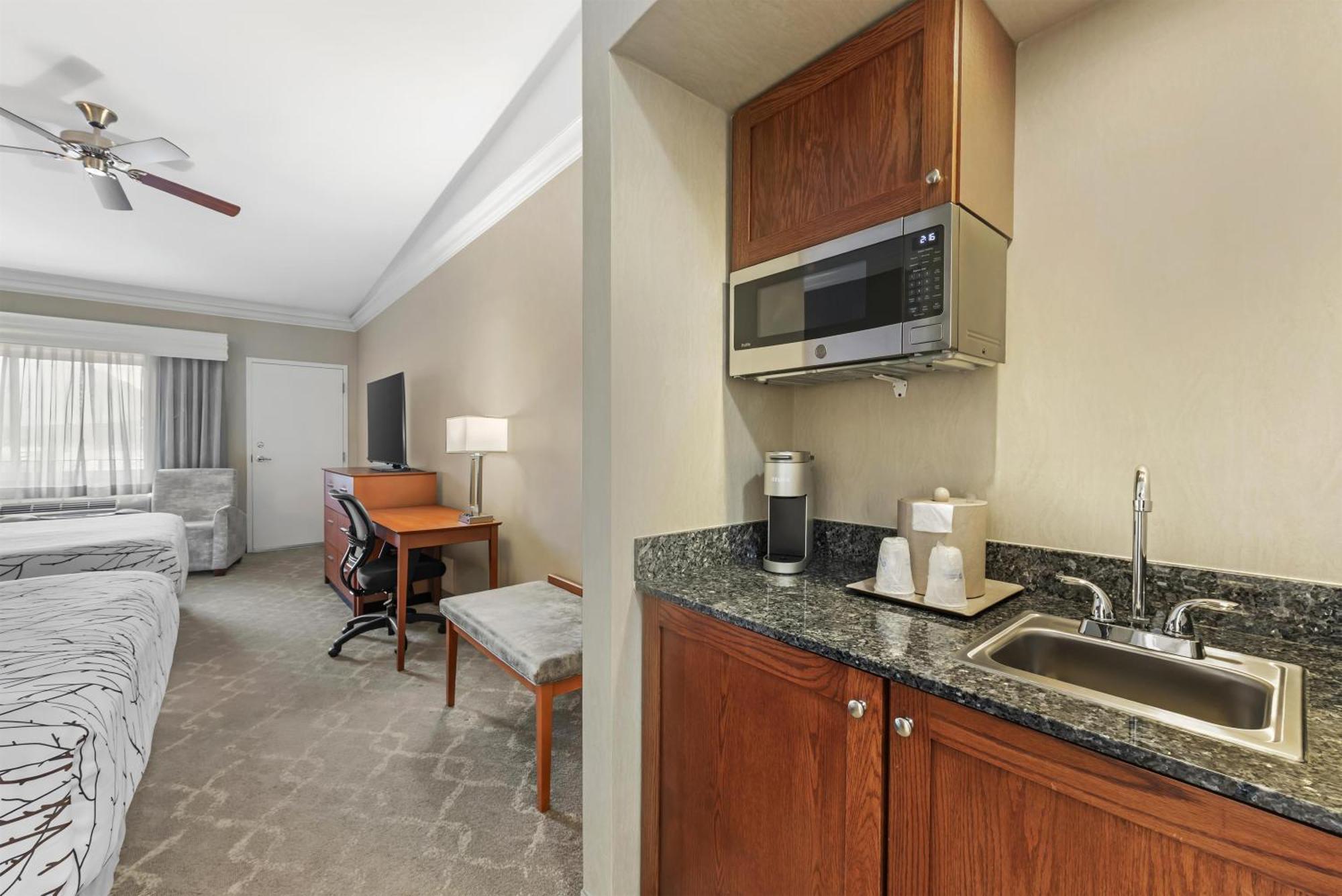 King Room Two King Beds Mountain View Non-Smoking
