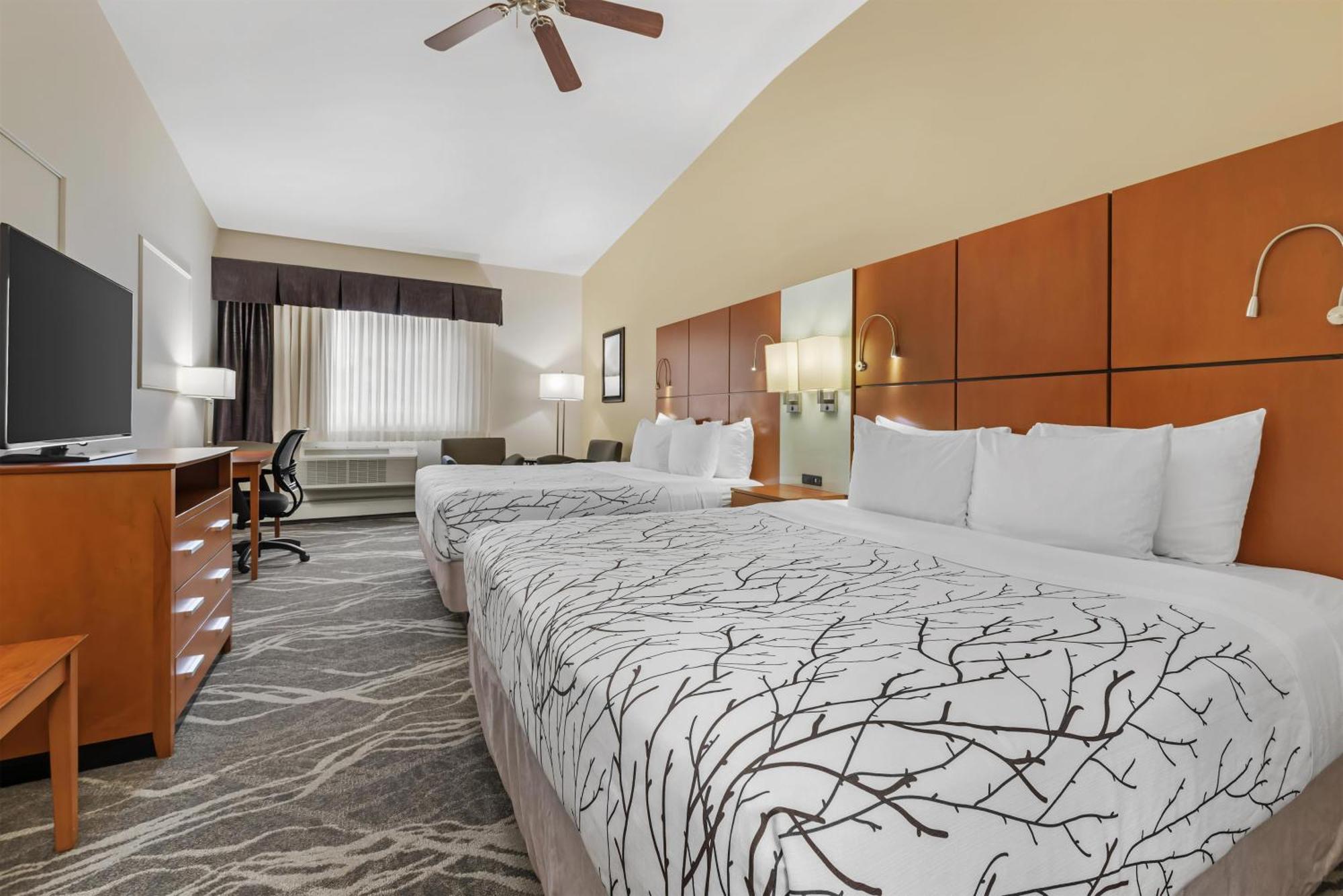 King Room Two King Beds Mountain View Non-Smoking