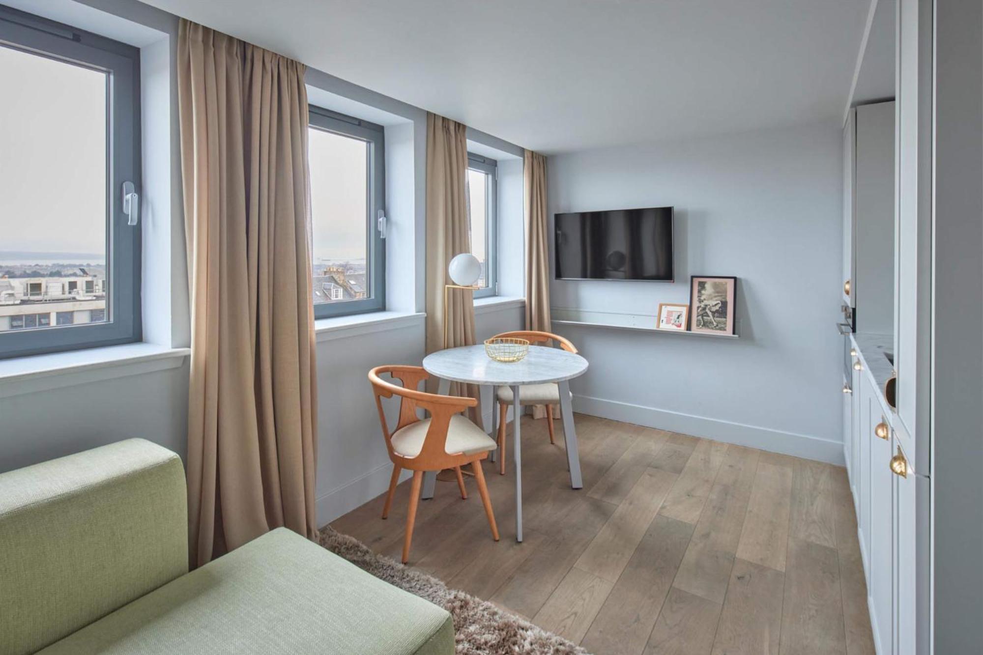 Open Plan Suite Panoramic View
